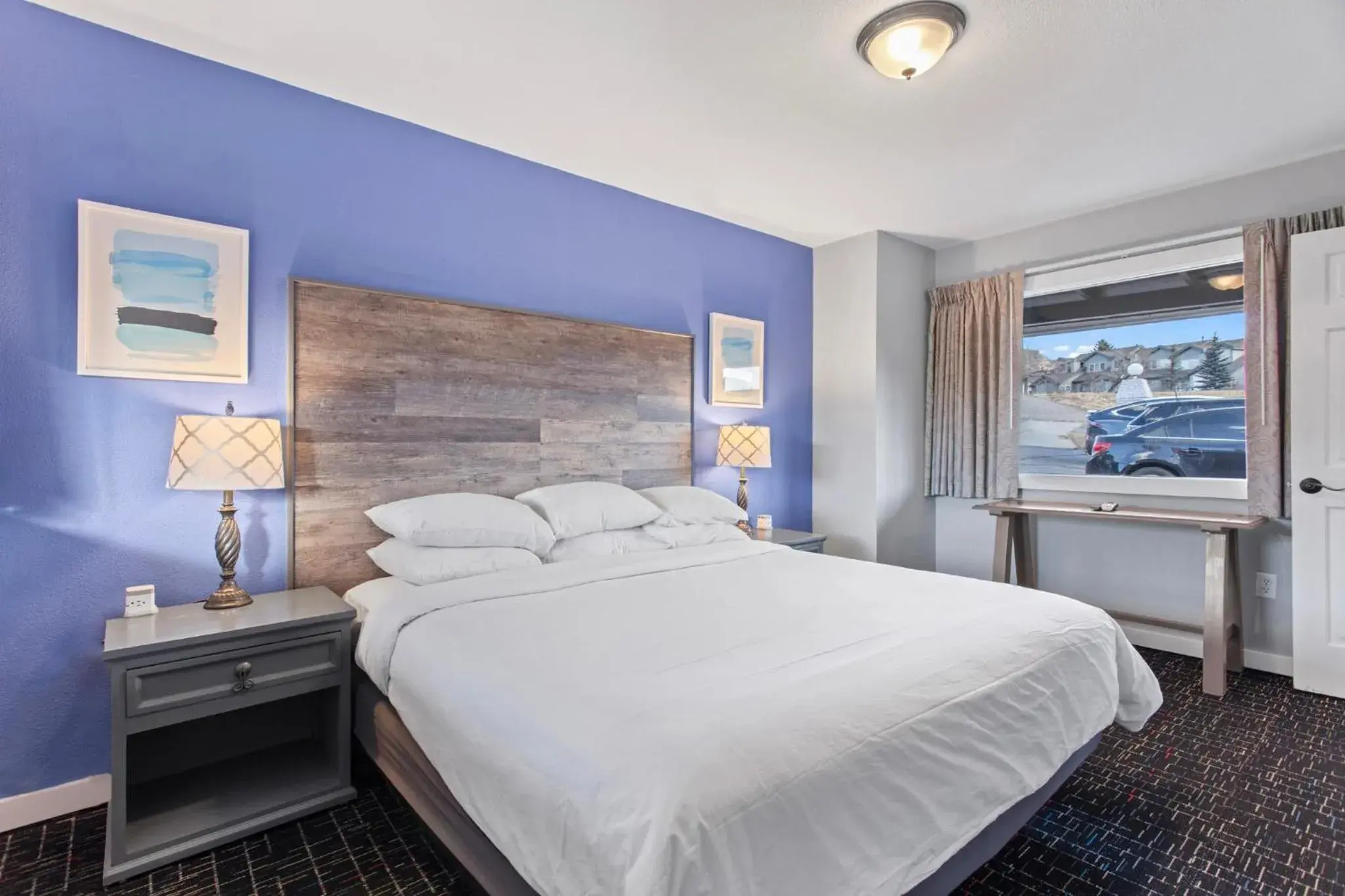 King Suite in Coyote Mountain Lodge King Suite in Coyote Mountain Lodge