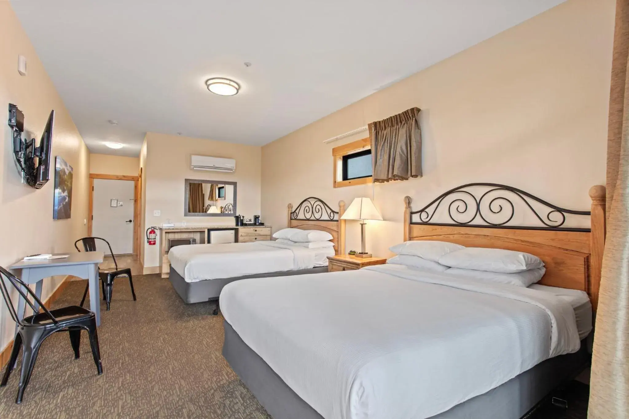 Balcony Double Queen in Coyote Mountain Lodge Balcony Double Queen in Coyote Mountain Lodge