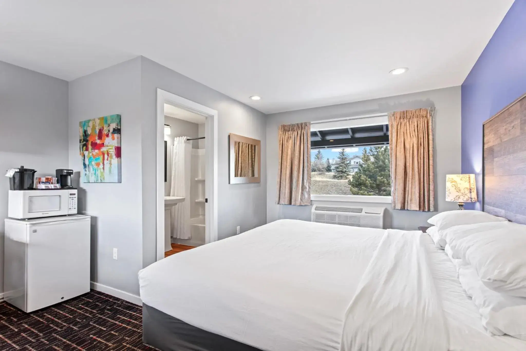 Standard Queen Room in Coyote Mountain Lodge Standard Queen Room in Coyote Mountain Lodge