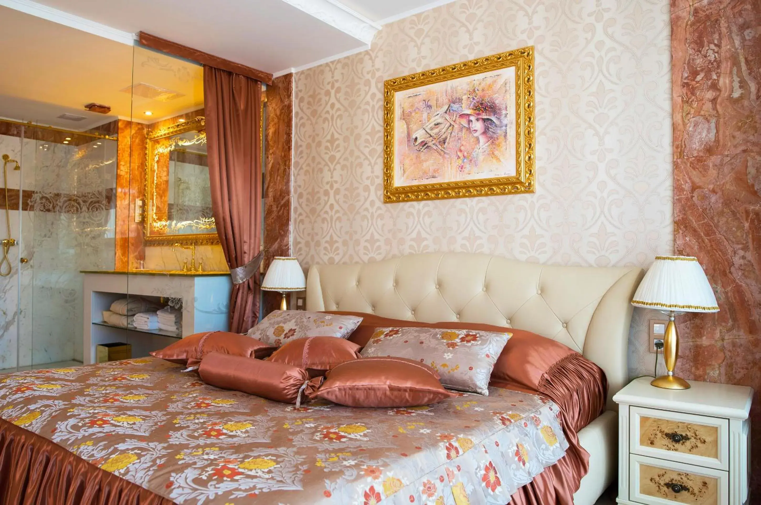 Queen Suite with Hot Tub in Grand Hotel Donat Superior & Wellness Center Queen Suite with Hot Tub in Grand Hotel Donat Superior & Wellness Center