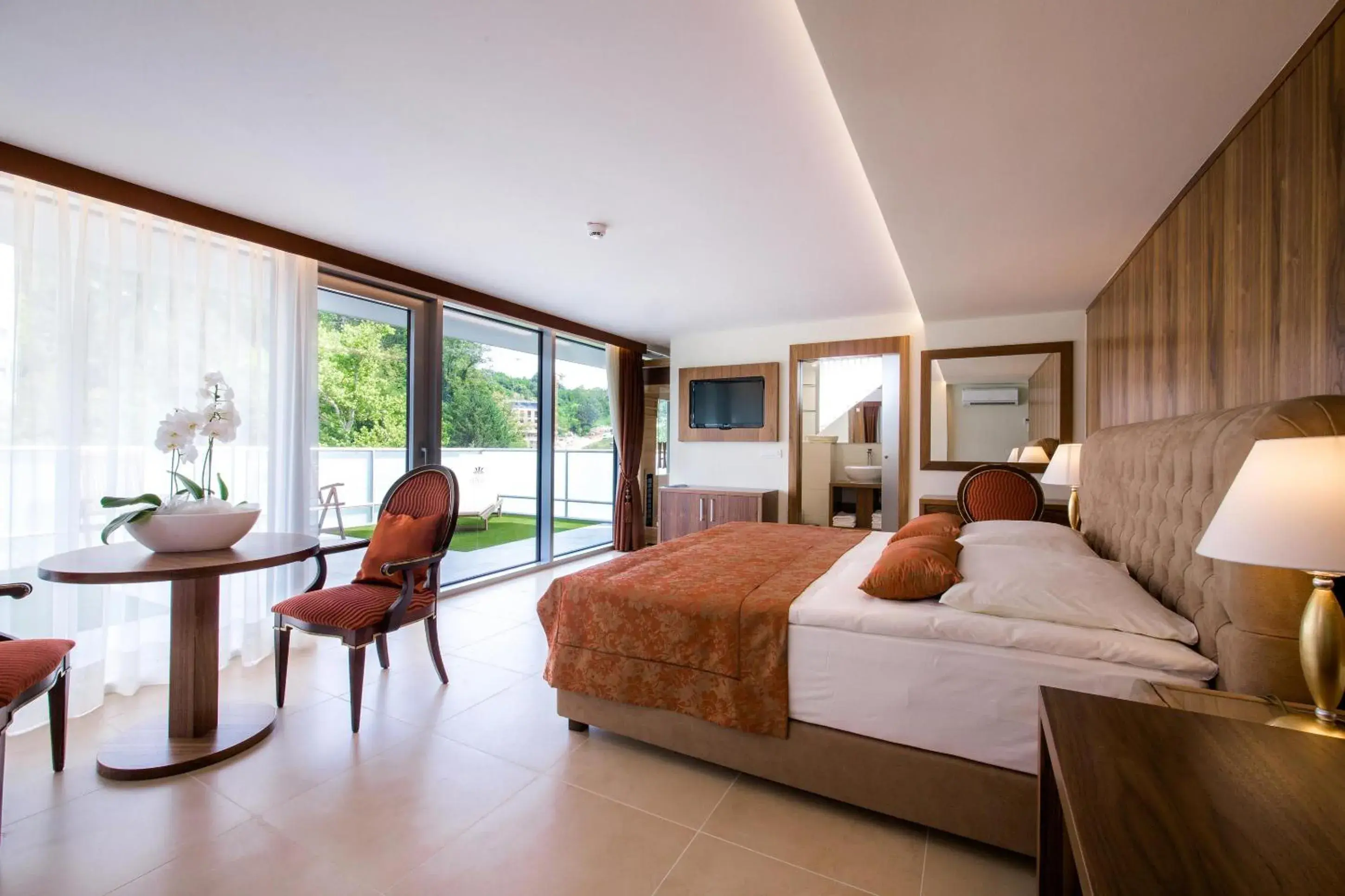 Two-Bedroom Apartment with Terrace and Sauna - single occupancy in Grand Hotel Donat Superior & Wellness Center Two-Bedroom Apartment with Terrace and Sauna - single occupancy in Grand Hotel Donat Superior & Wellness Center