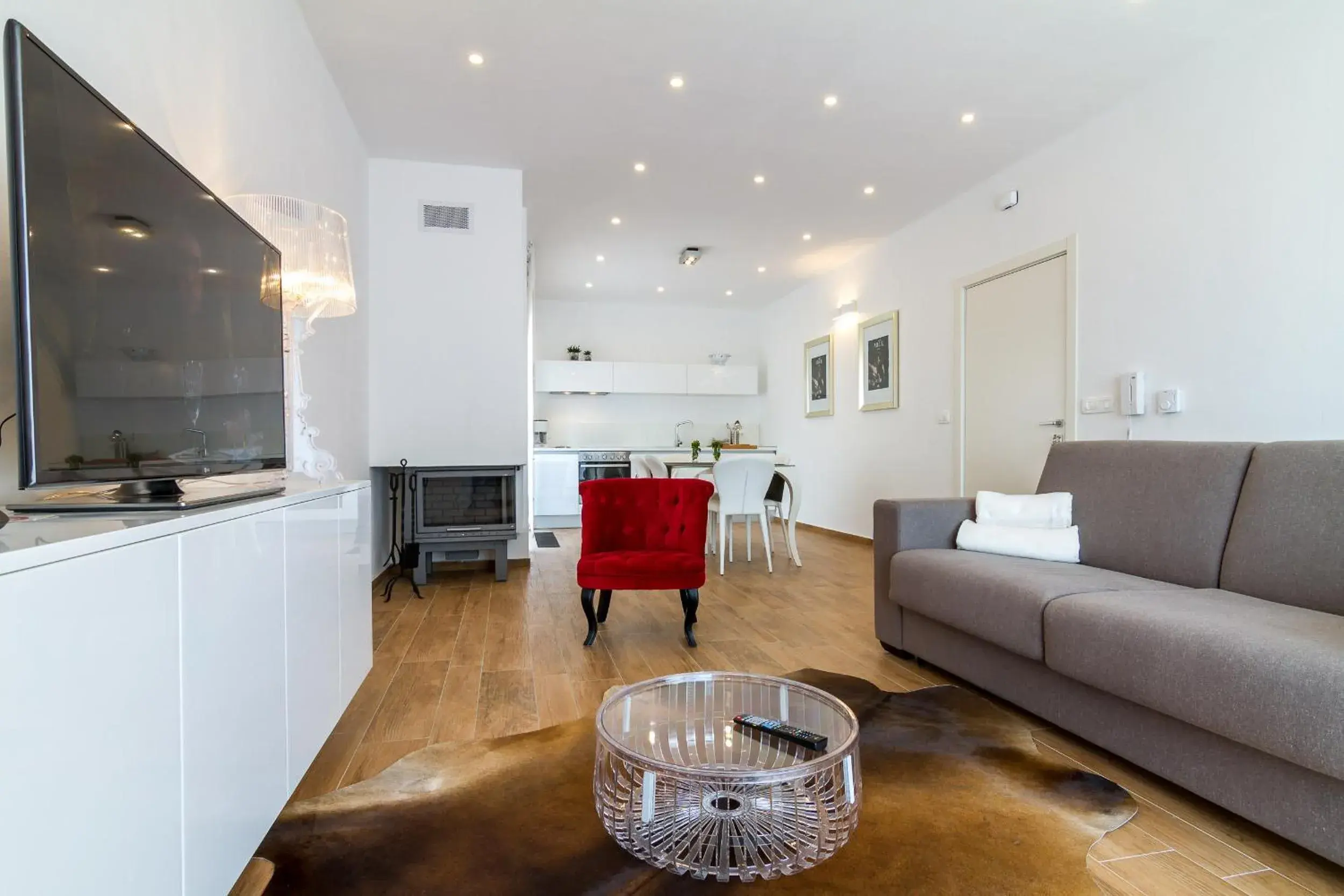 Deluxe Apartment with Balcony and Sea View in Villa Royal Deluxe Apartment with Balcony and Sea View in Villa Royal