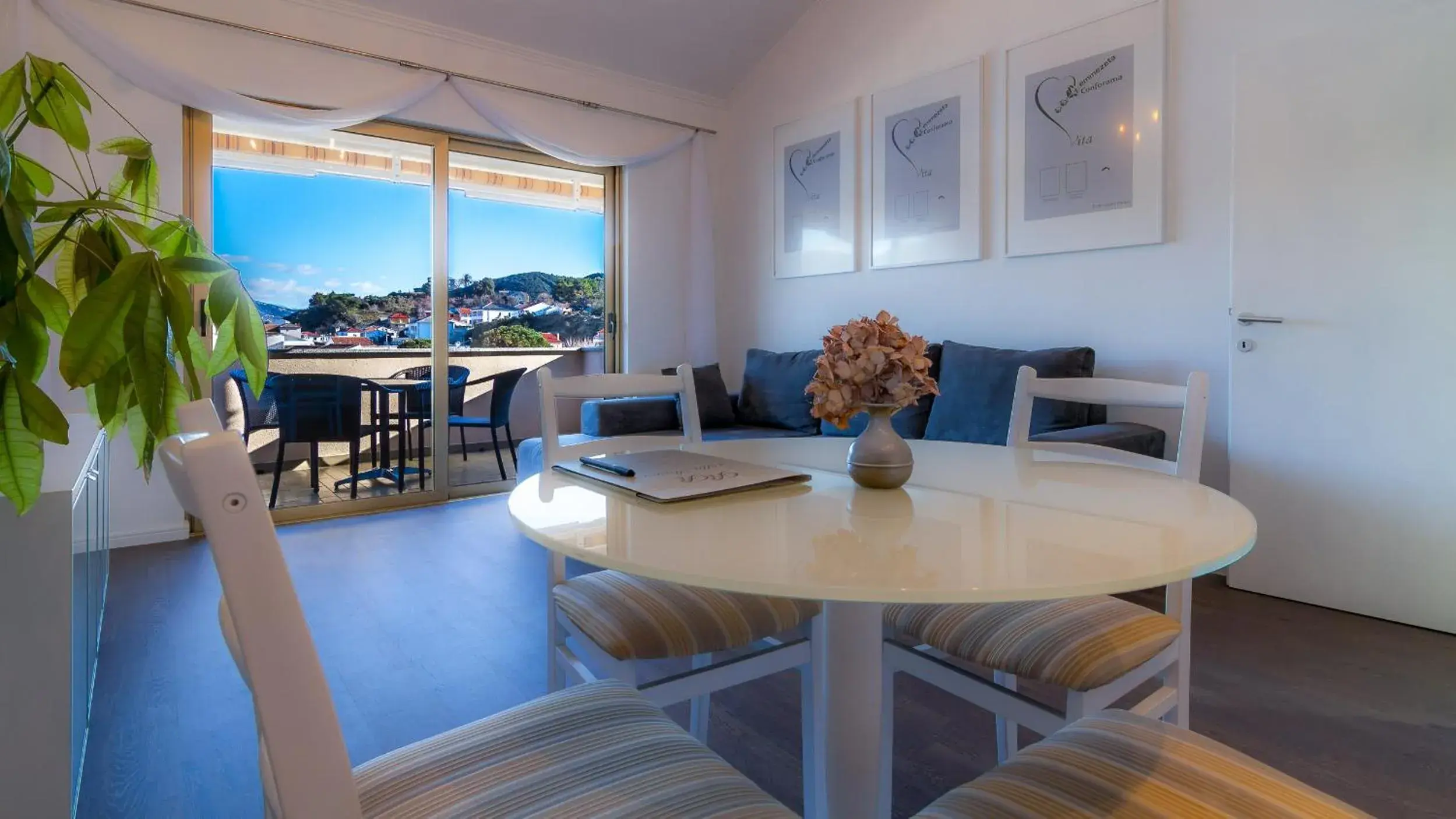 Apartment with Balcony and Sea View in Villa Royal Apartment with Balcony and Sea View in Villa Royal