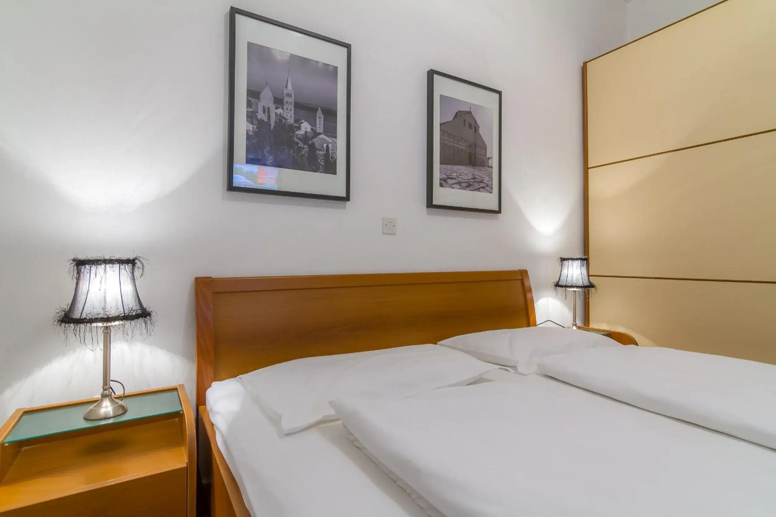 Double Room with Balcony and Sea View - single occupancy in Villa Royal Double Room with Balcony and Sea View - single occupancy in Villa Royal