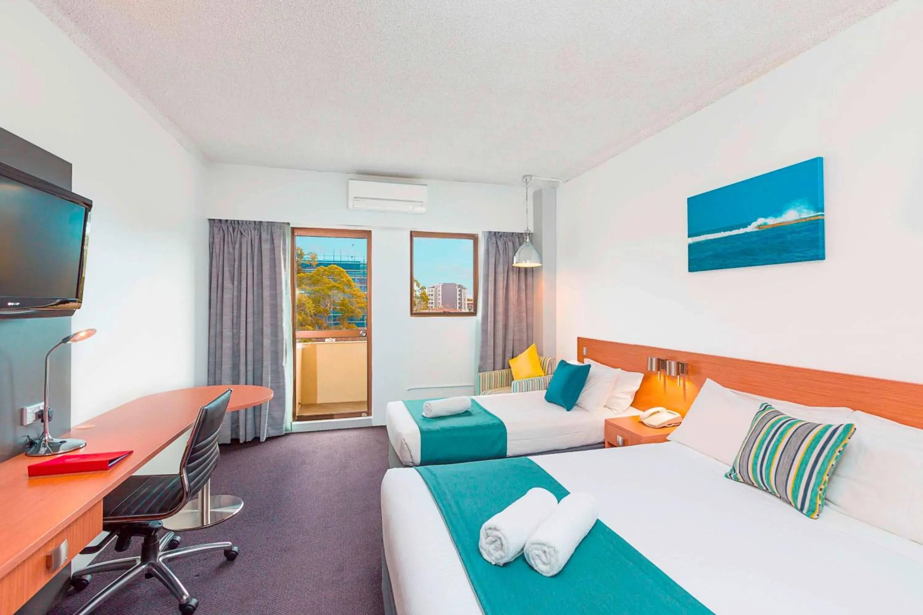 Balcony Room in Metro Hotel Miranda Balcony Room in Metro Hotel Miranda