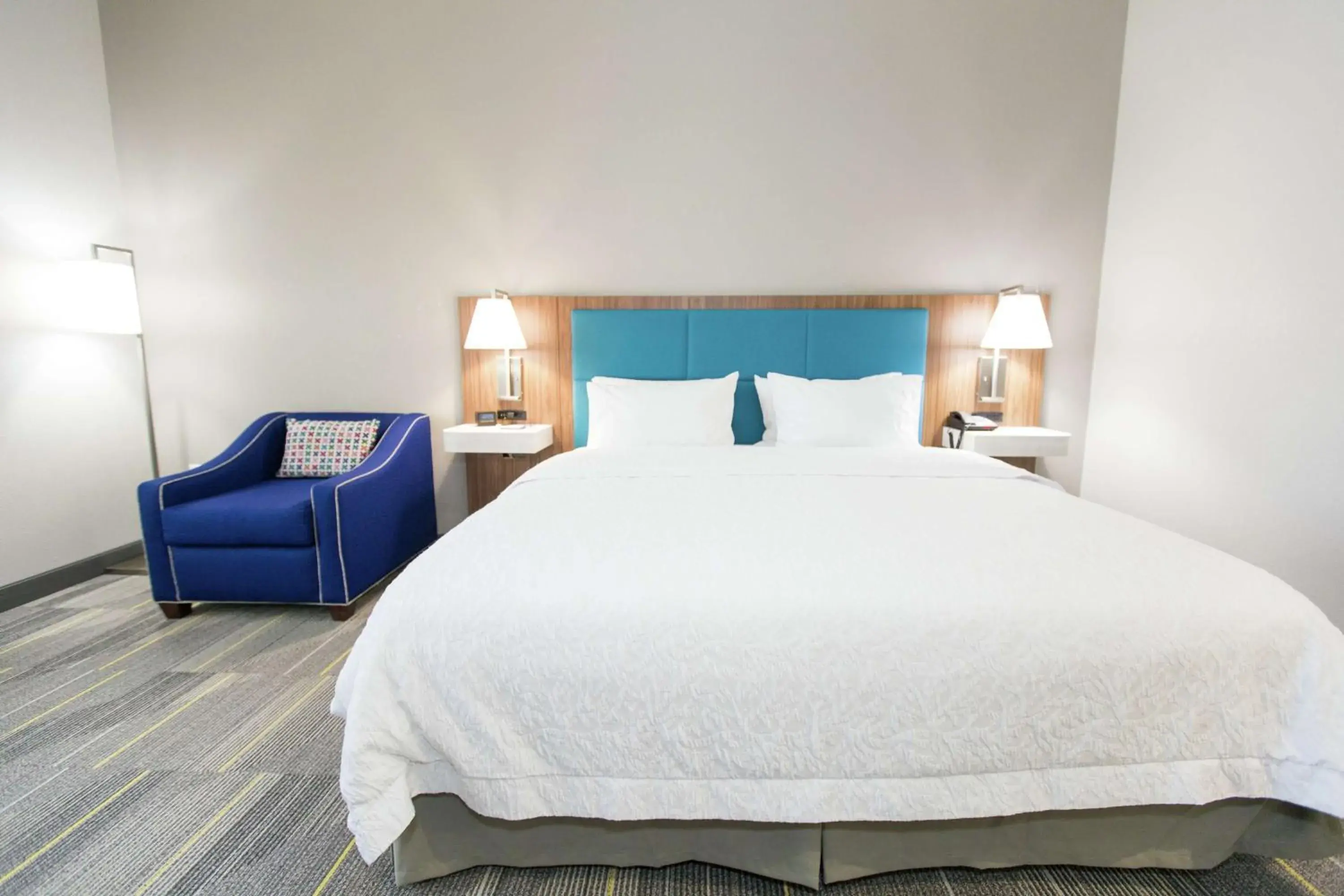 King Room in Hampton Inn Mustang King Room in Hampton Inn Mustang