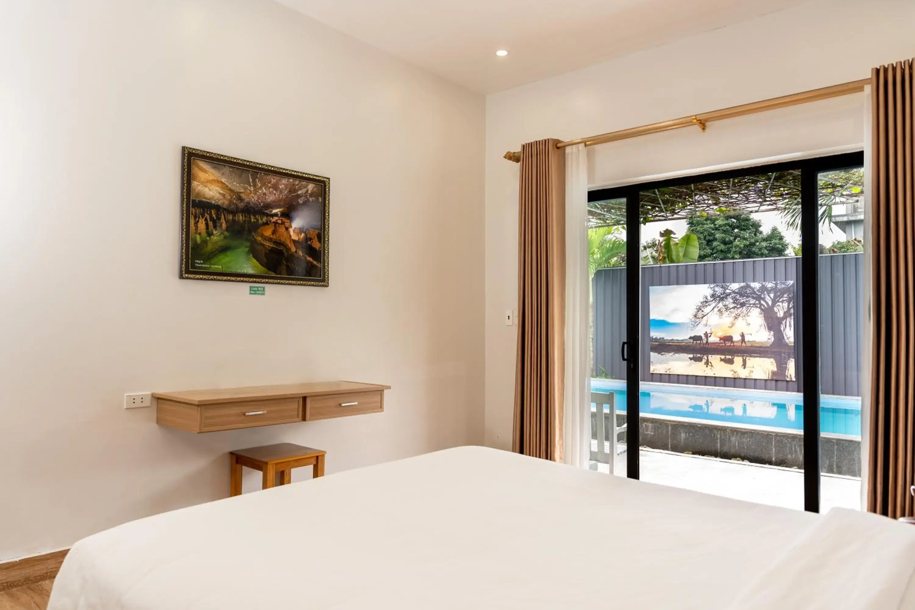 Superior Double or Twin Room with Pool View in Commander Lodge Superior Double or Twin Room with Pool View in Commander Lodge