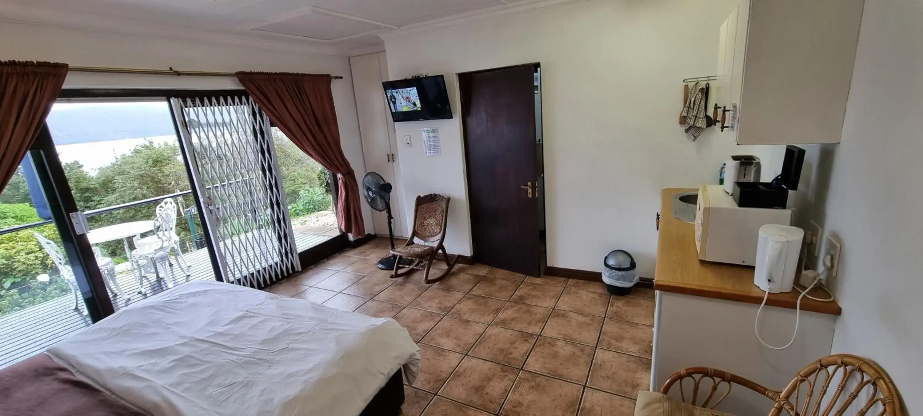 Double Room with Garden View - single occupancy in Lagoon Lodge Double Room with Garden View - single occupancy in Lagoon Lodge