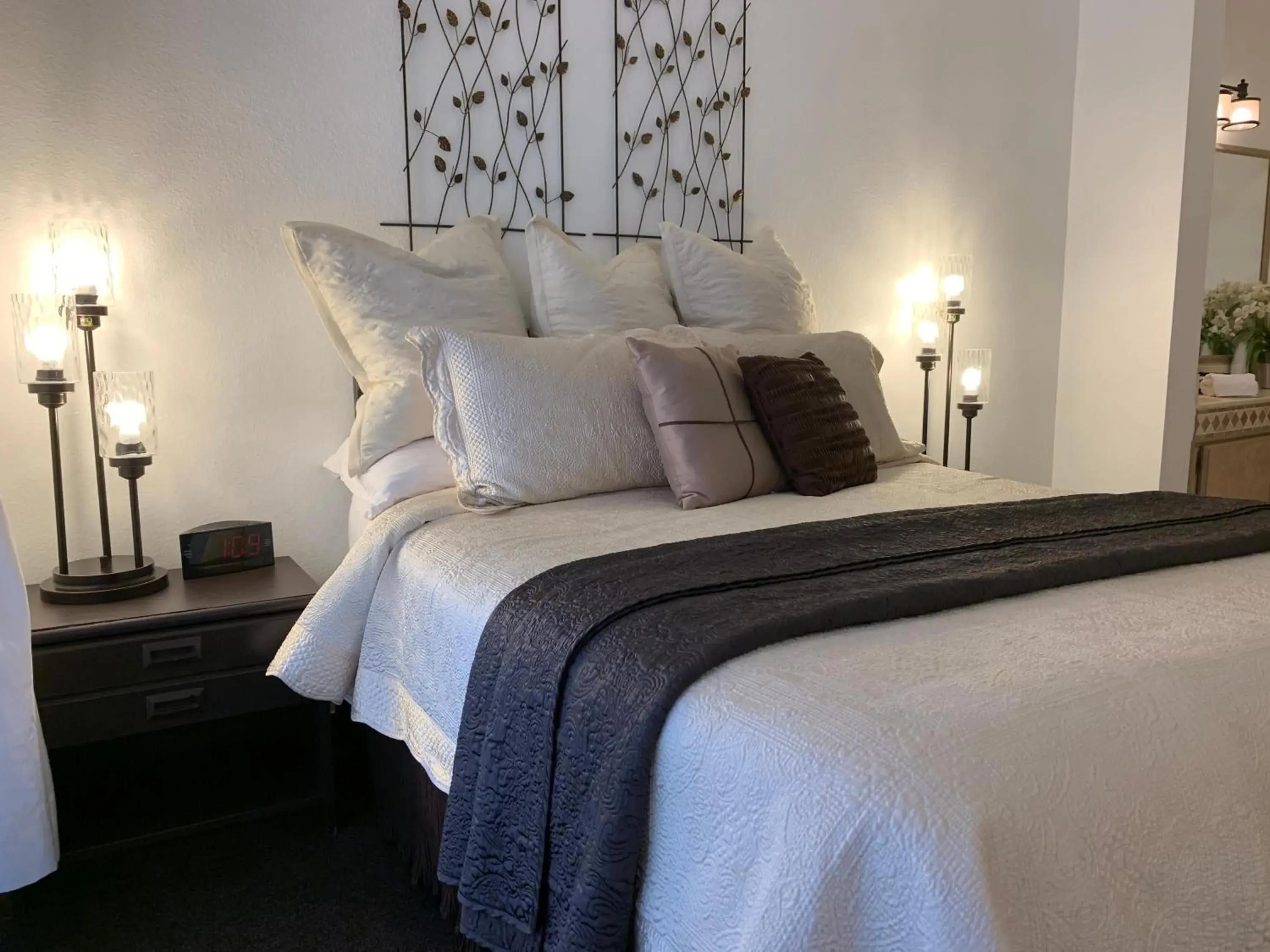 Budget Double Room - Pet Friendly in The North Shore Inn Budget Double Room - Pet Friendly in The North Shore Inn