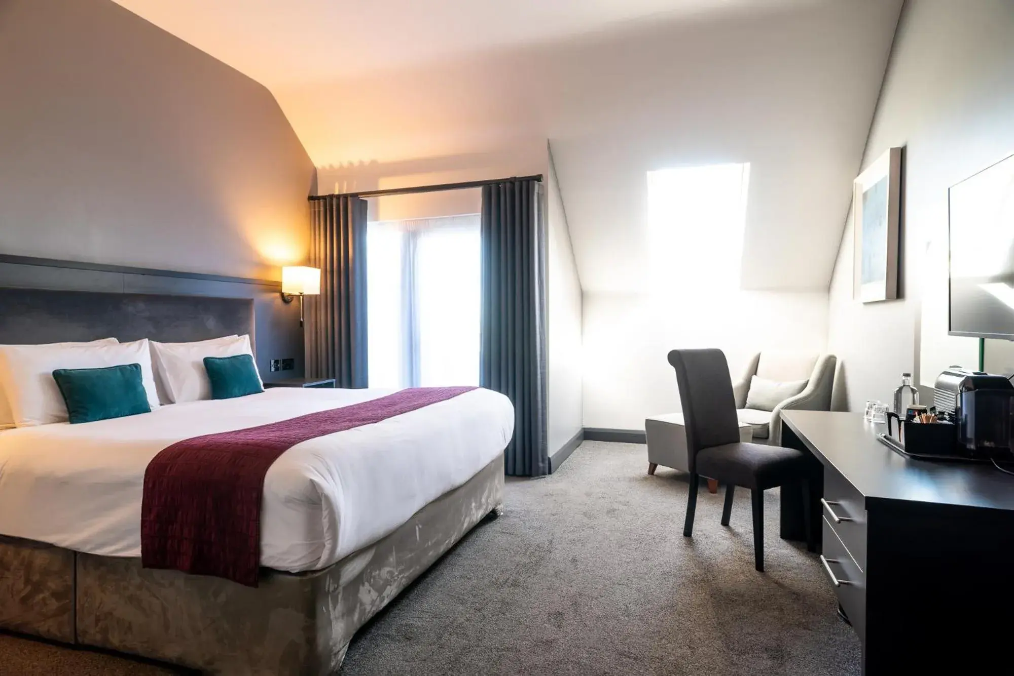 Superior King Room in Cliffs of Moher Hotel Superior King Room in Cliffs of Moher Hotel