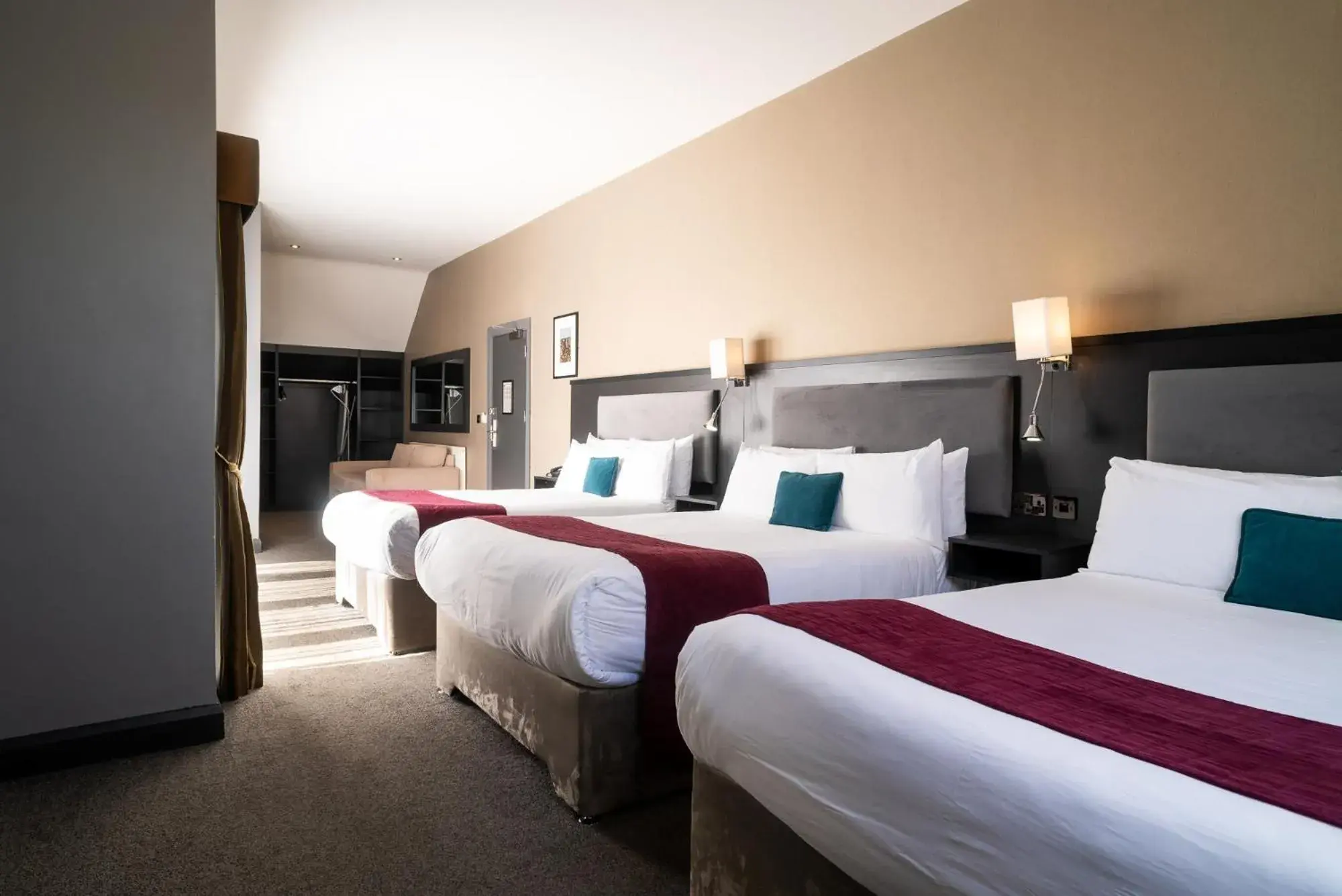 Triple Room in Cliffs of Moher Hotel Triple Room in Cliffs of Moher Hotel