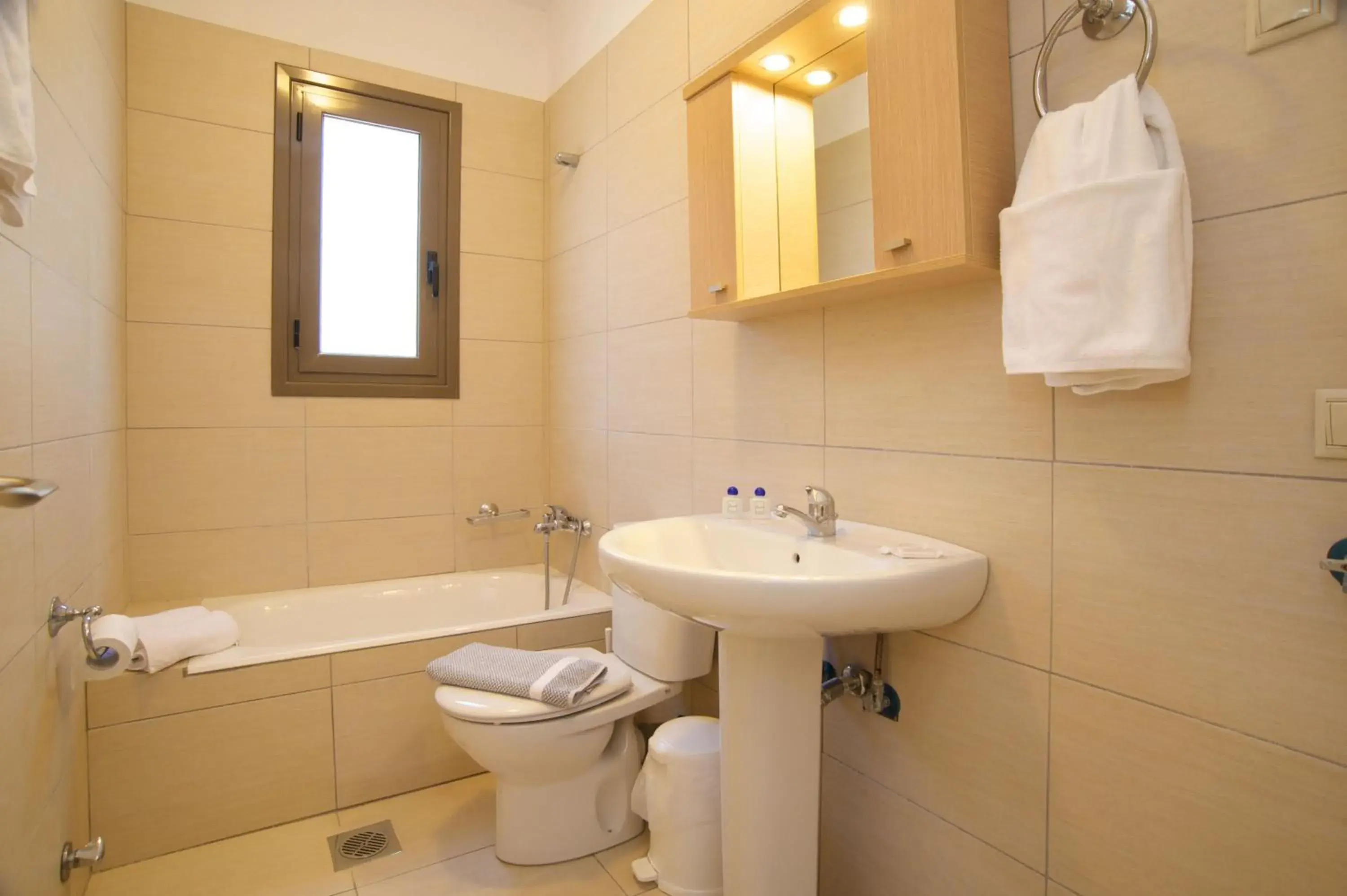 Deluxe Two Bedroom Family Apartment (2 adults + 3 children) in G.Living 365 Deluxe Two Bedroom Family Apartment (2 adults + 3 children) in G.Living 365