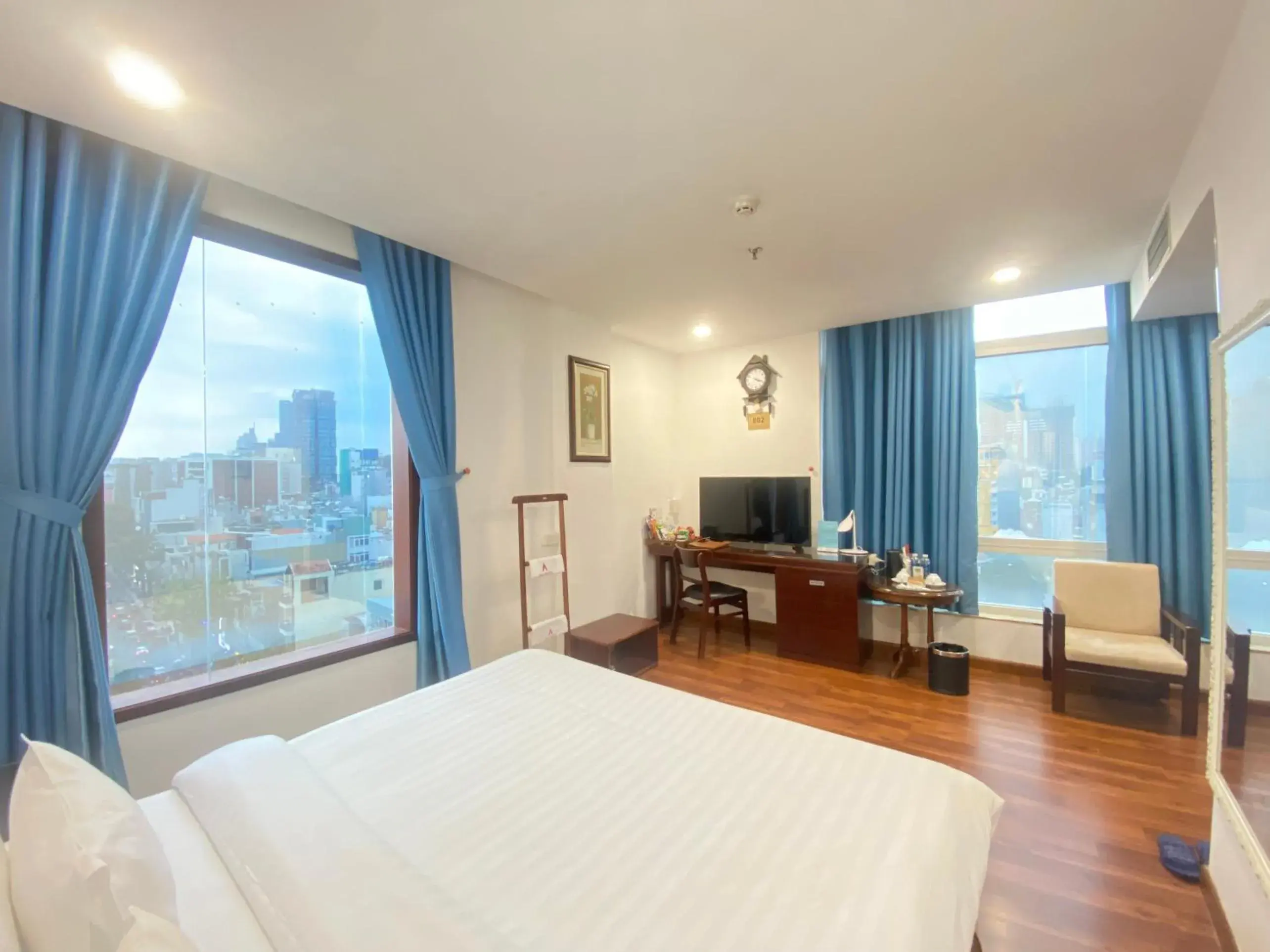 Deluxe Double Room in A25 Hotel - 180 Nguyễn Trãi Deluxe Double Room in A25 Hotel - 180 Nguyễn Trãi