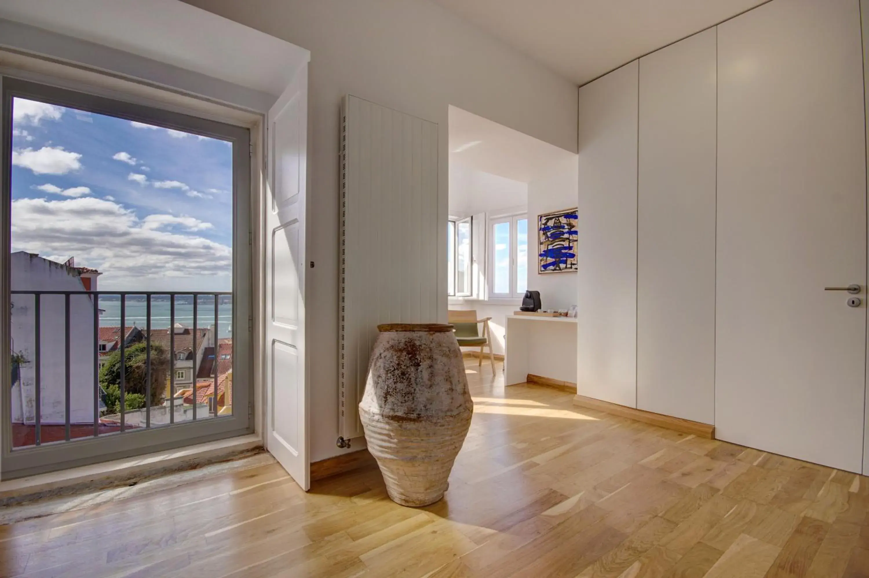 Luxury Suite with Panoramic River View and King-size Bed in Solar Dos Mouros Luxury Suite with Panoramic River View and King-size Bed in Solar Dos Mouros