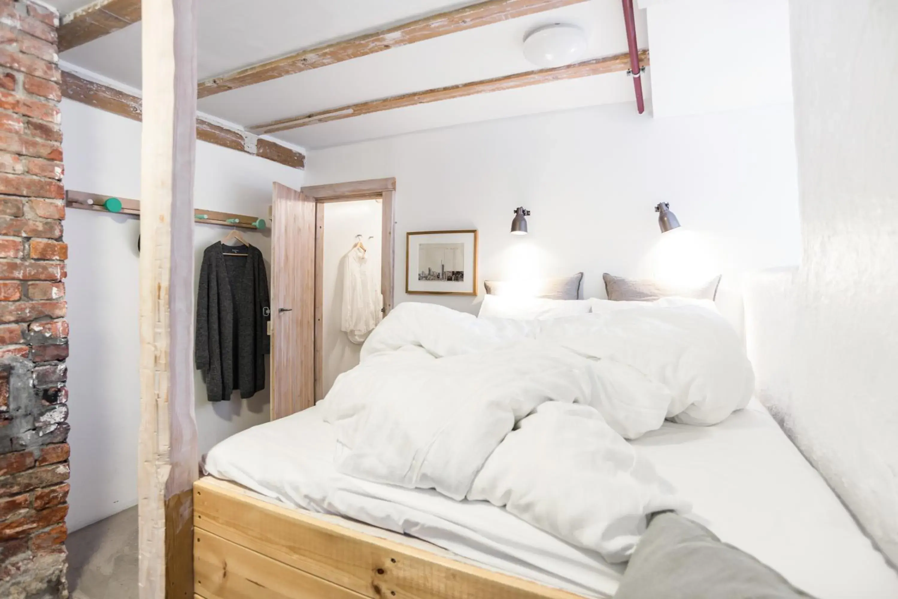 Double Room with Private Bathroom in Reykjavík Treasure B&B Double Room with Private Bathroom in Reykjavík Treasure B&B