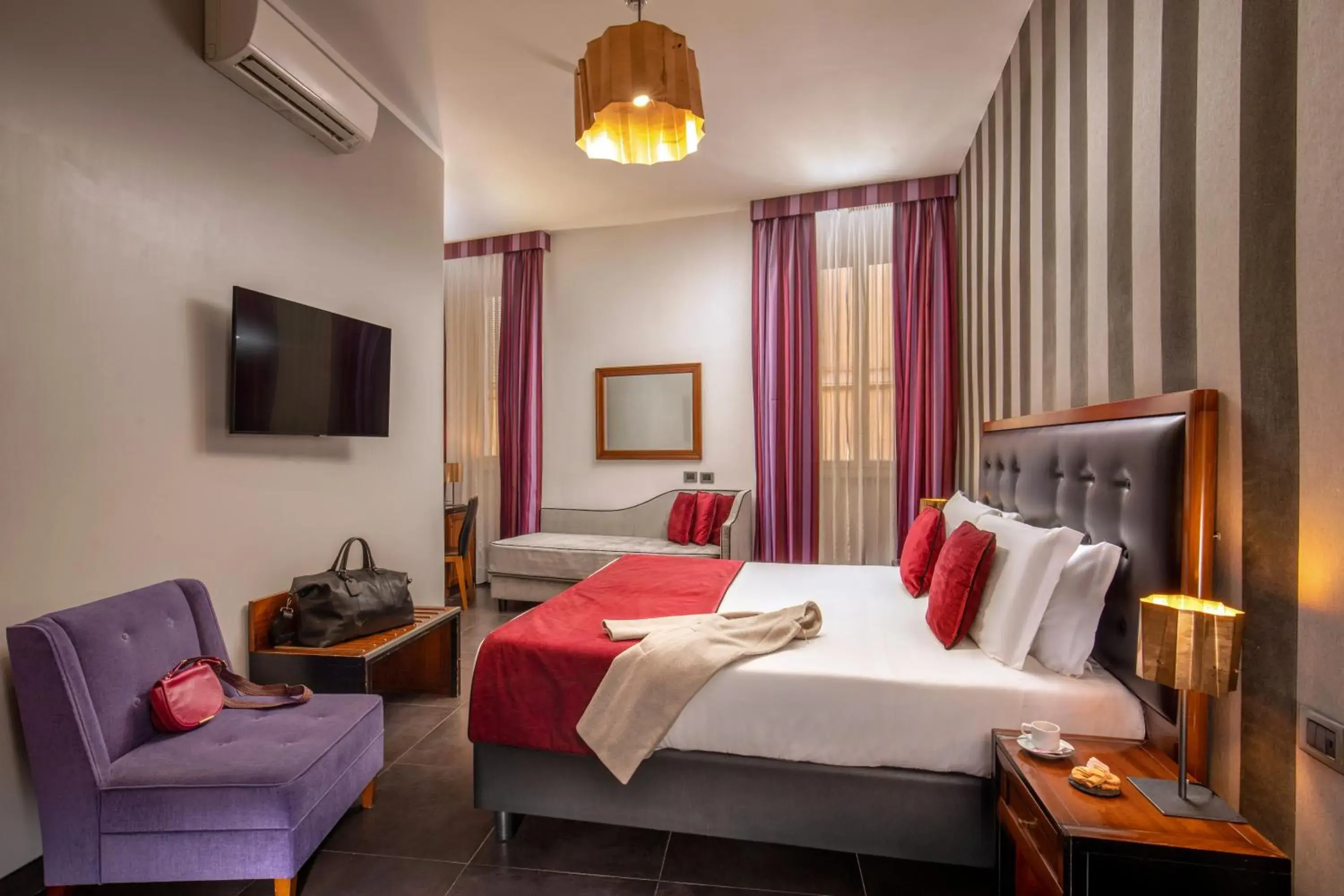 Triple Room in Navona Colors Hotel Triple Room in Navona Colors Hotel