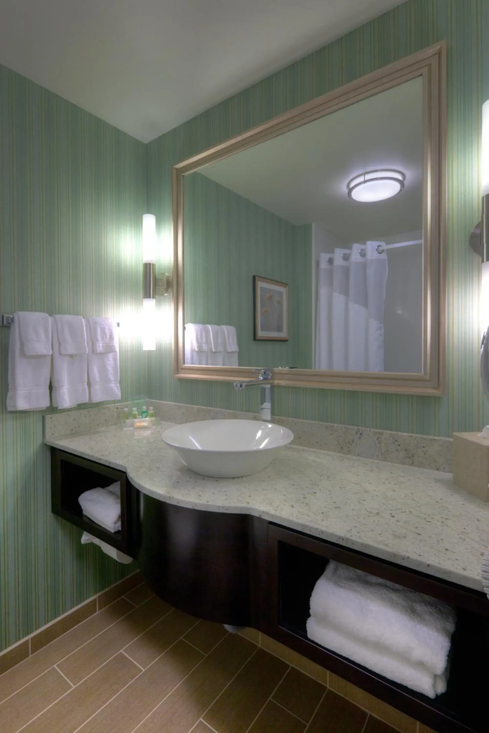 Queen Room with Two Queen Beds - Executive Level - Non-Smoking in Holiday Inn Saskatoon Downtown by IHG Queen Room with Two Queen Beds - Executive Level - Non-Smoking in Holiday Inn Saskatoon Downtown by IHG