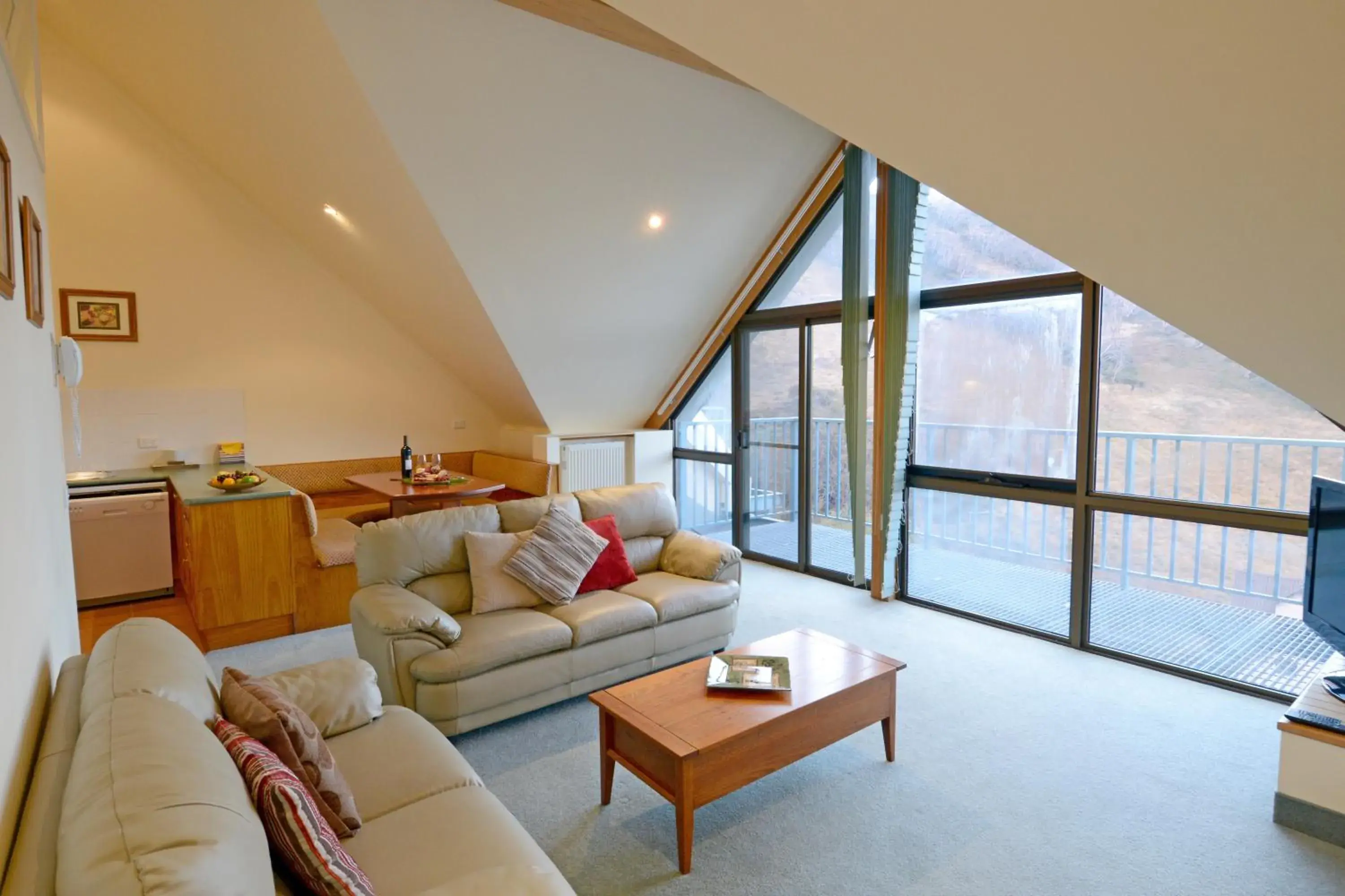 Premium Two-Bedroom Apartment (6 Guests) in Falls Creek Country Club Premium Two-Bedroom Apartment (6 Guests) in Falls Creek Country Club