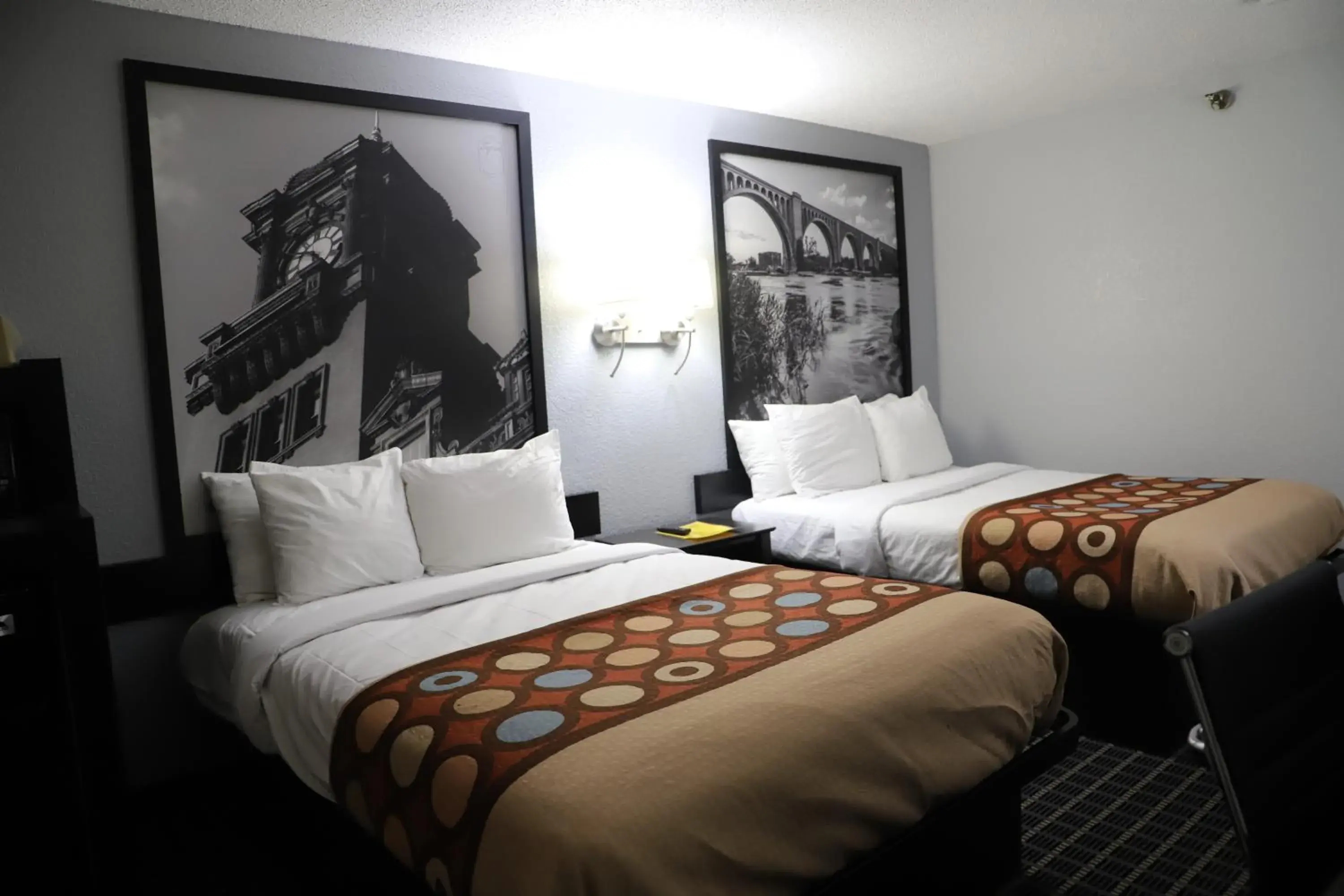 Double Room with Two Double Beds - Smoking in Super 8 by Wyndham Richmond Airport VA Double Room with Two Double Beds - Smoking in Super 8 by Wyndham Richmond Airport VA