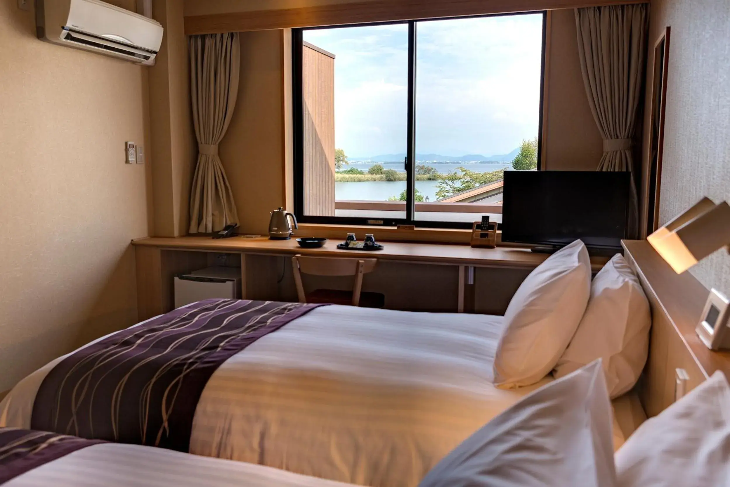 Standard Twin Room - single occupancy in Biwako Ryokusuitei Standard Twin Room - single occupancy in Biwako Ryokusuitei