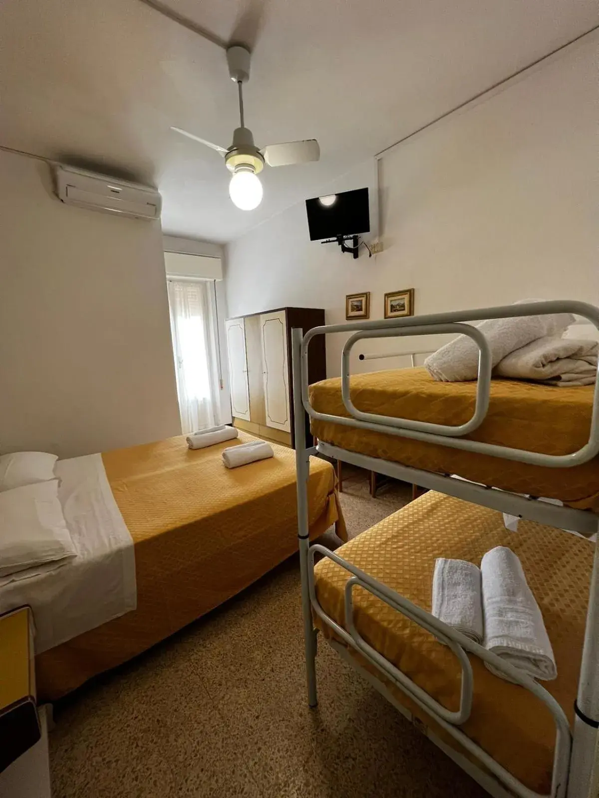 Superior Quadruple Room in Hotel Till Superior Quadruple Room in Hotel Till