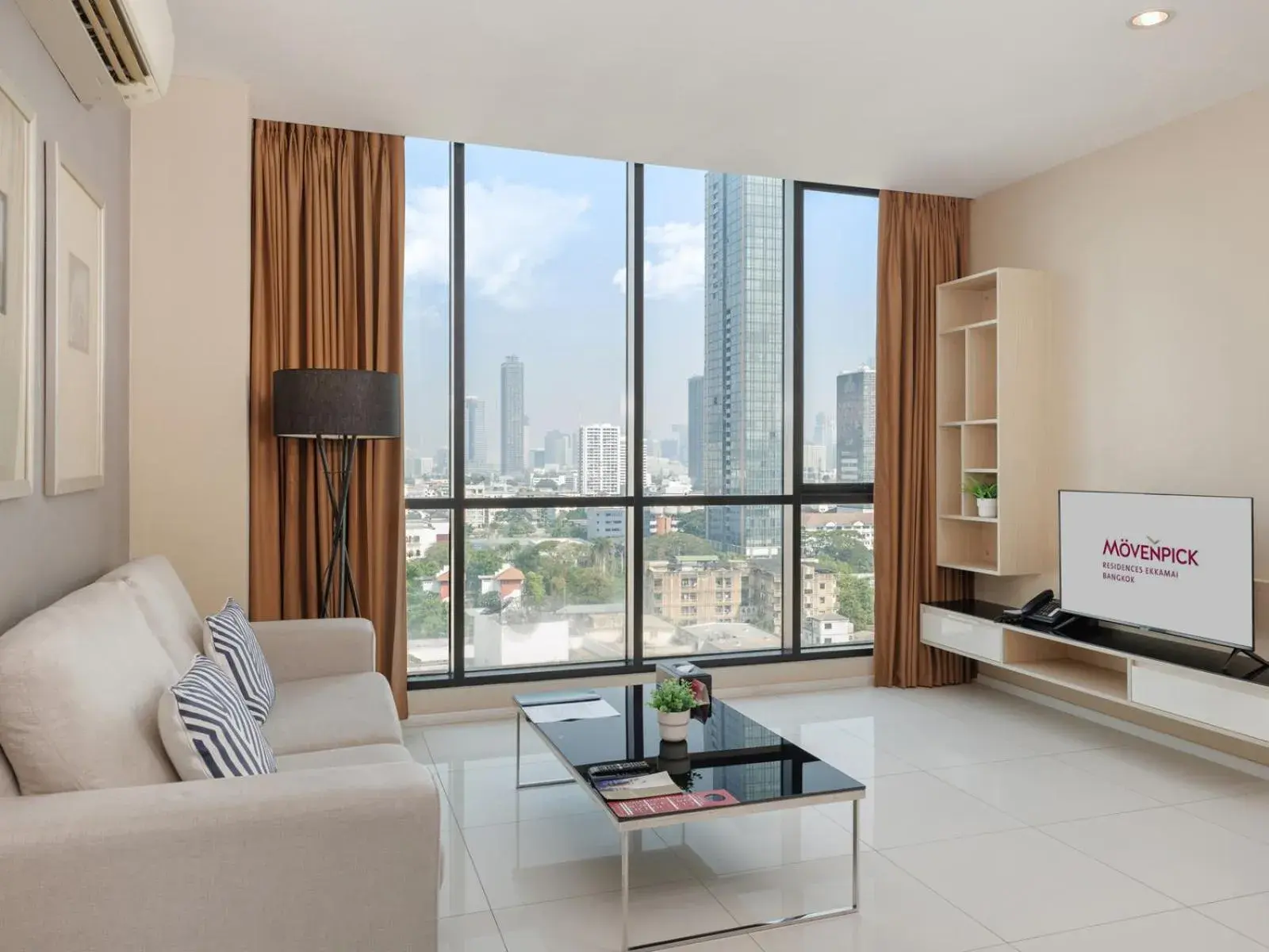 Estella Ekkamai Estella Ekkamai