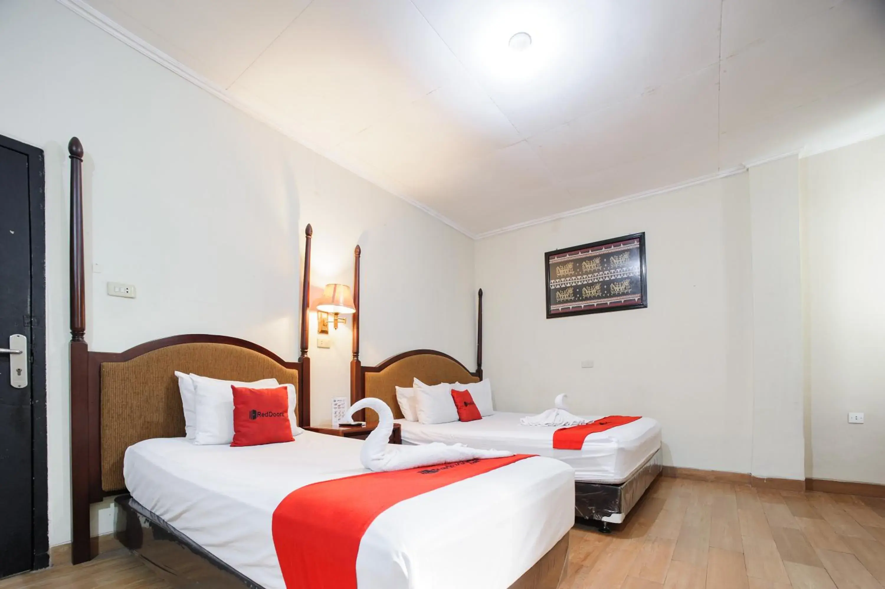 Standard Twin Room in RedDoorz Plus @ Jalan Raden Intan Lampung Standard Twin Room in RedDoorz Plus @ Jalan Raden Intan Lampung