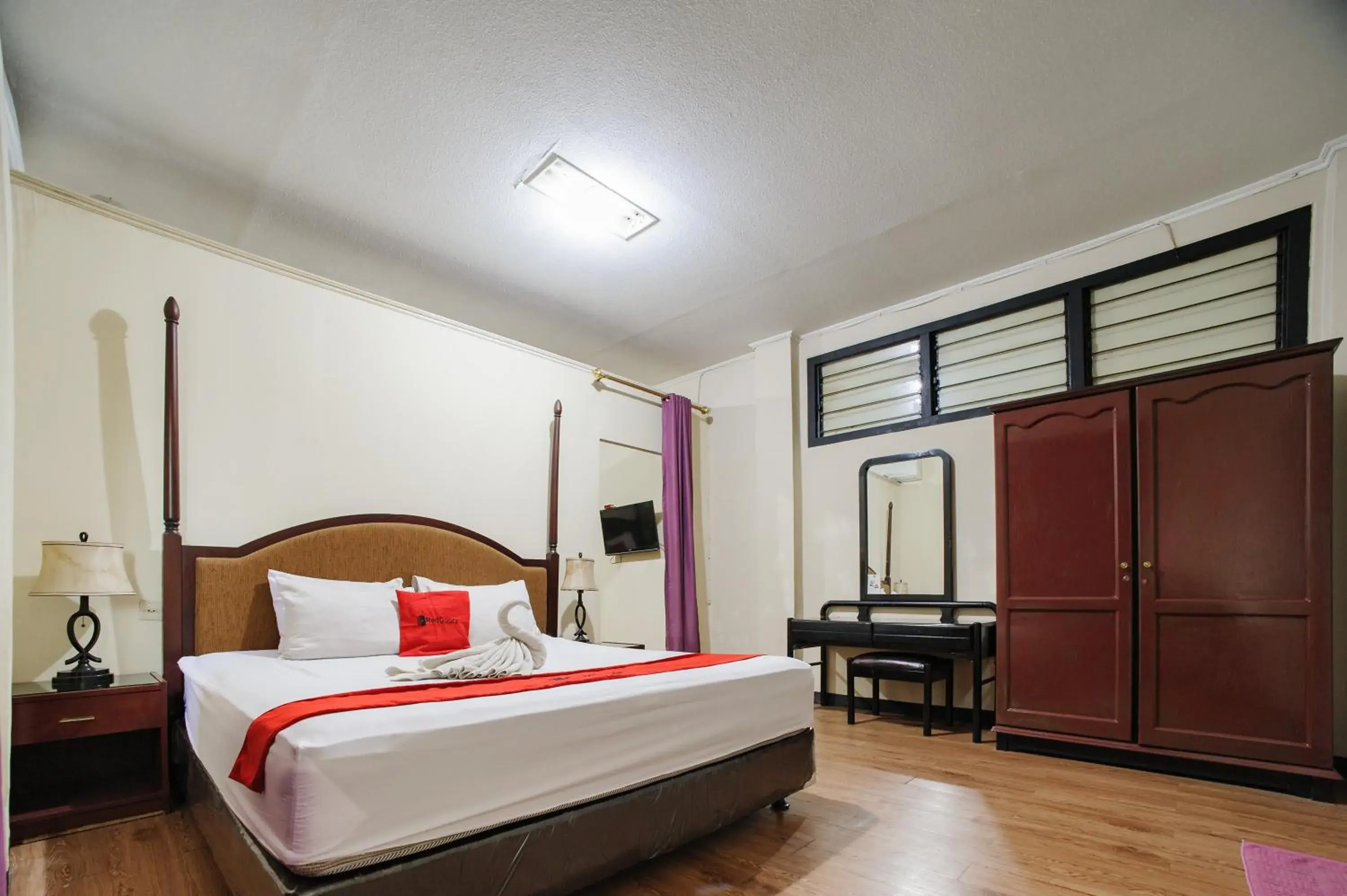 Suite in RedDoorz Plus @ Jalan Raden Intan Lampung Suite in RedDoorz Plus @ Jalan Raden Intan Lampung