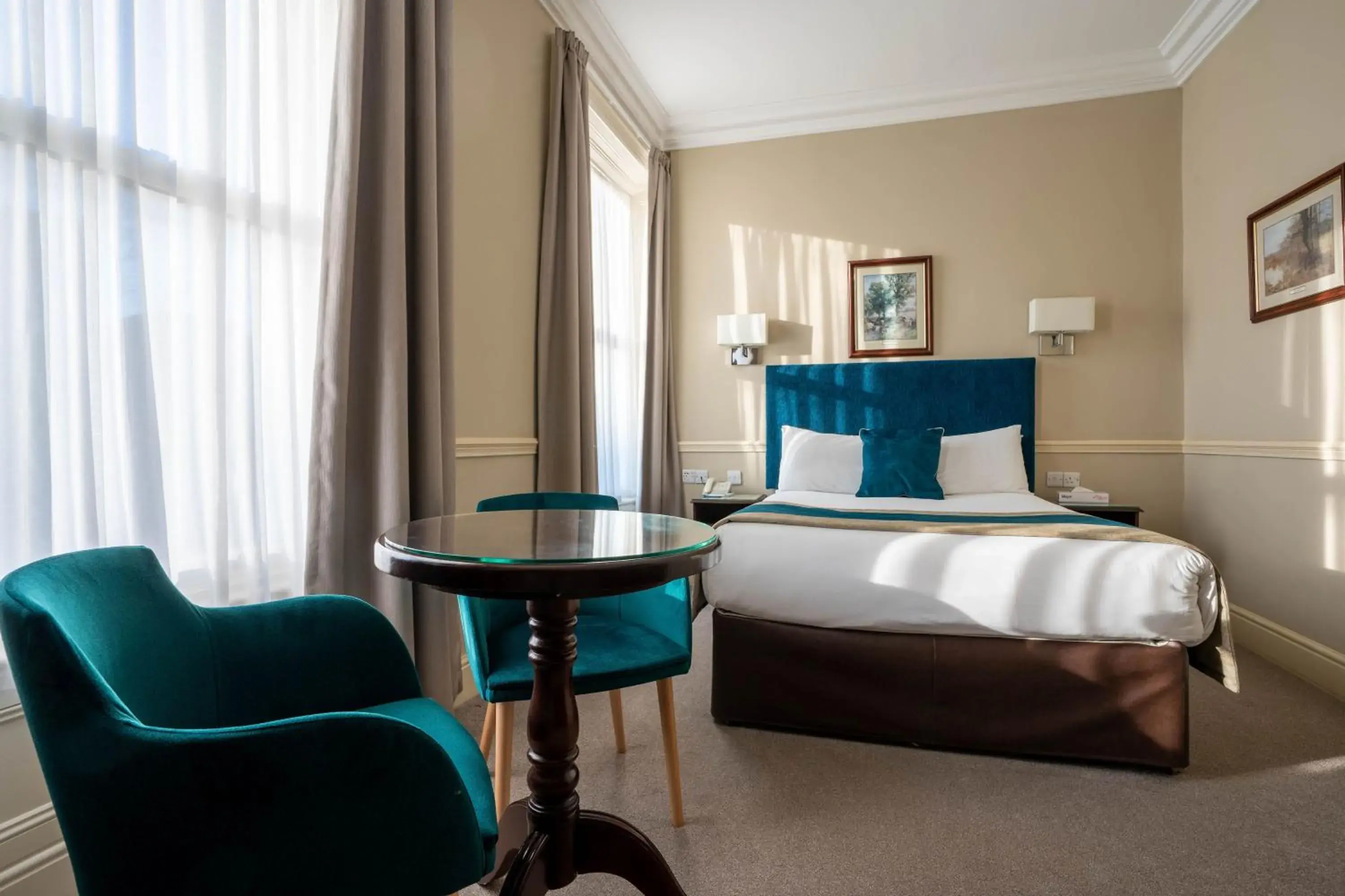 Double Room (Maximum Occupancy: 2 People) in Harcourt Hotel Double Room (Maximum Occupancy: 2 People) in Harcourt Hotel