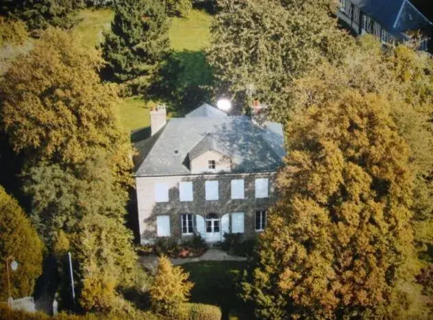 AU CHARME DES POMMIERS AU CHARME DES POMMIERS