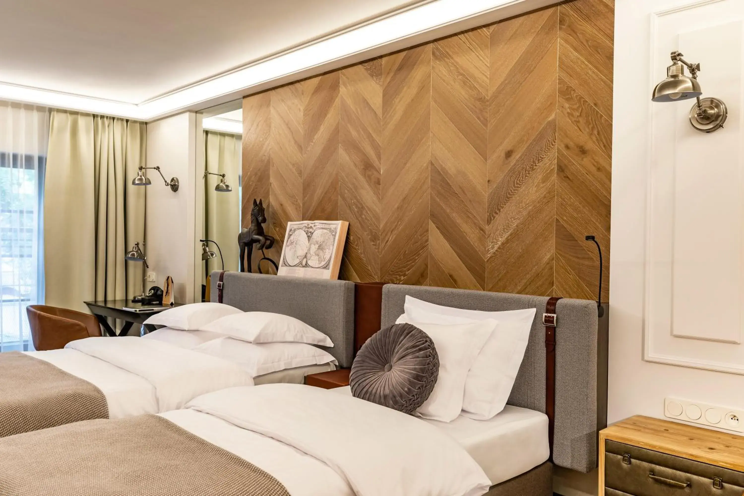 Triple Room - single occupancy in Hotel Traugutta3 Triple Room - single occupancy in Hotel Traugutta3