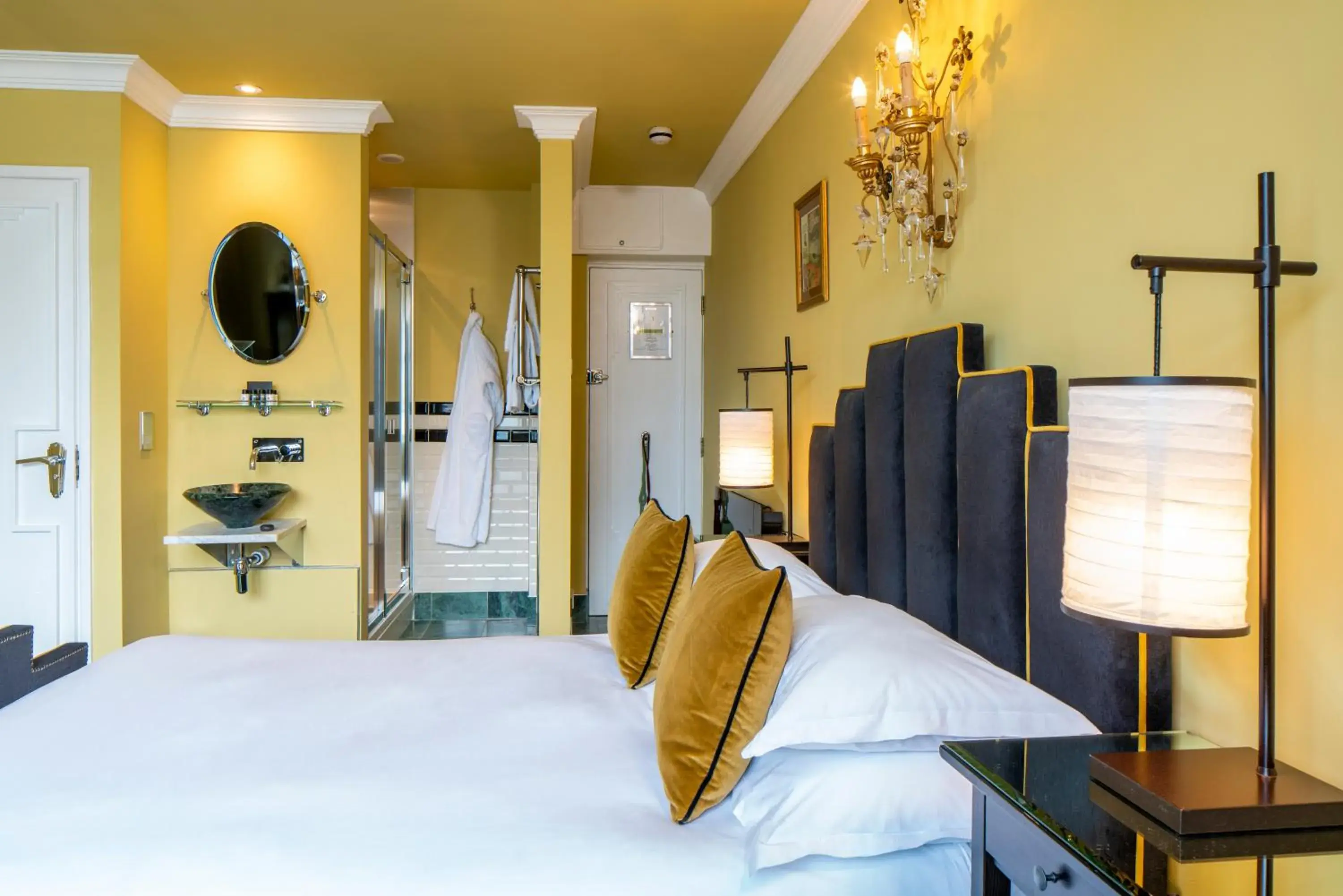 Cozy Double - single occupancy in Burgh Island Hotel Cozy Double - single occupancy in Burgh Island Hotel