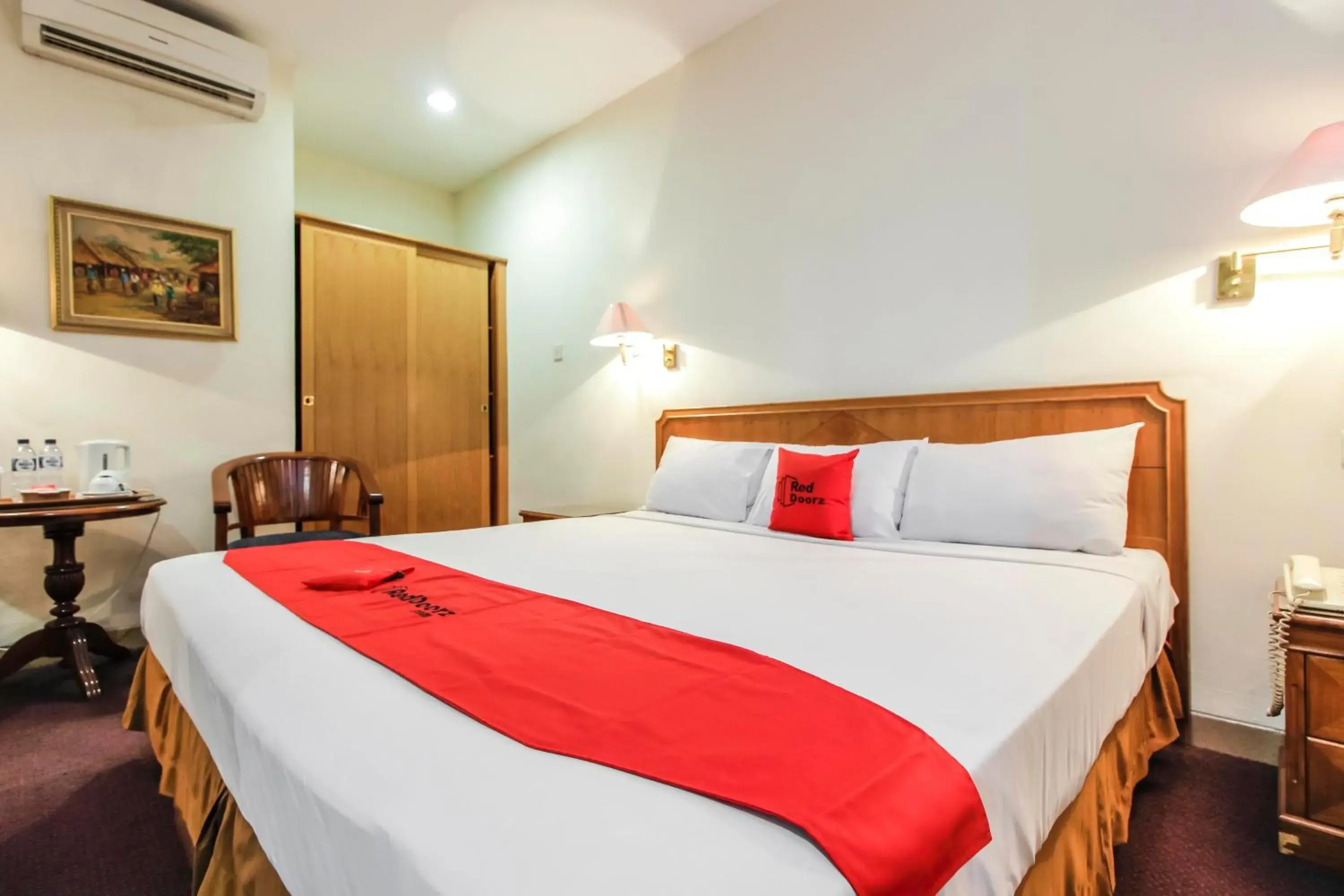 Double Room in RedDoorz Plus at Pitagiri GBK Senayan Double Room in RedDoorz Plus at Pitagiri GBK Senayan