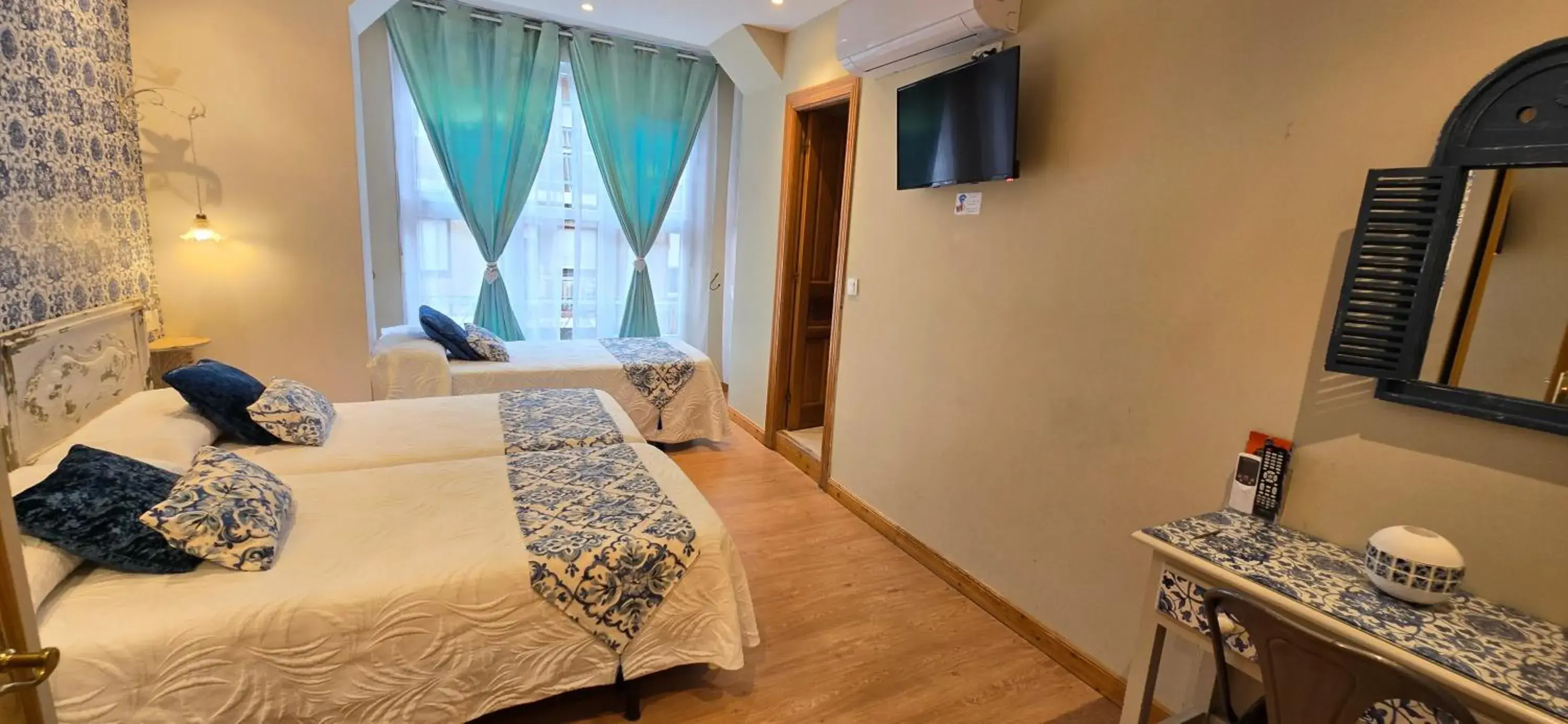 Triple Room in Hosteria Villa de Castro Triple Room in Hosteria Villa de Castro