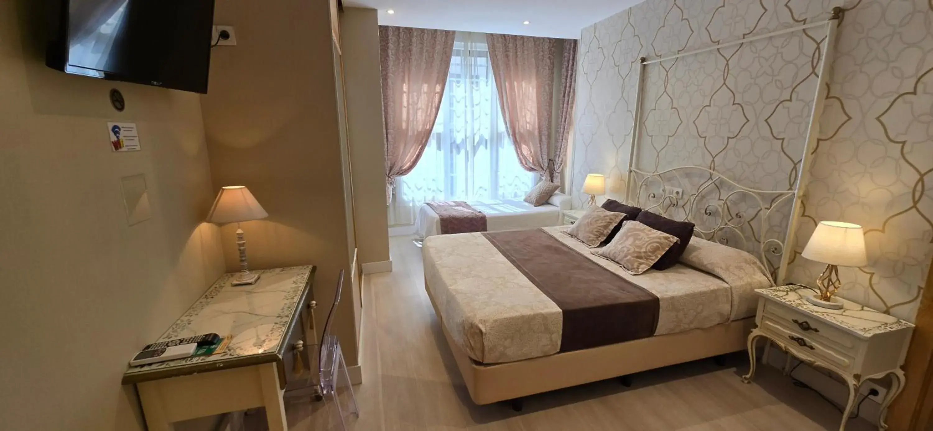 Superior Triple Room in Hosteria Villa de Castro Superior Triple Room in Hosteria Villa de Castro