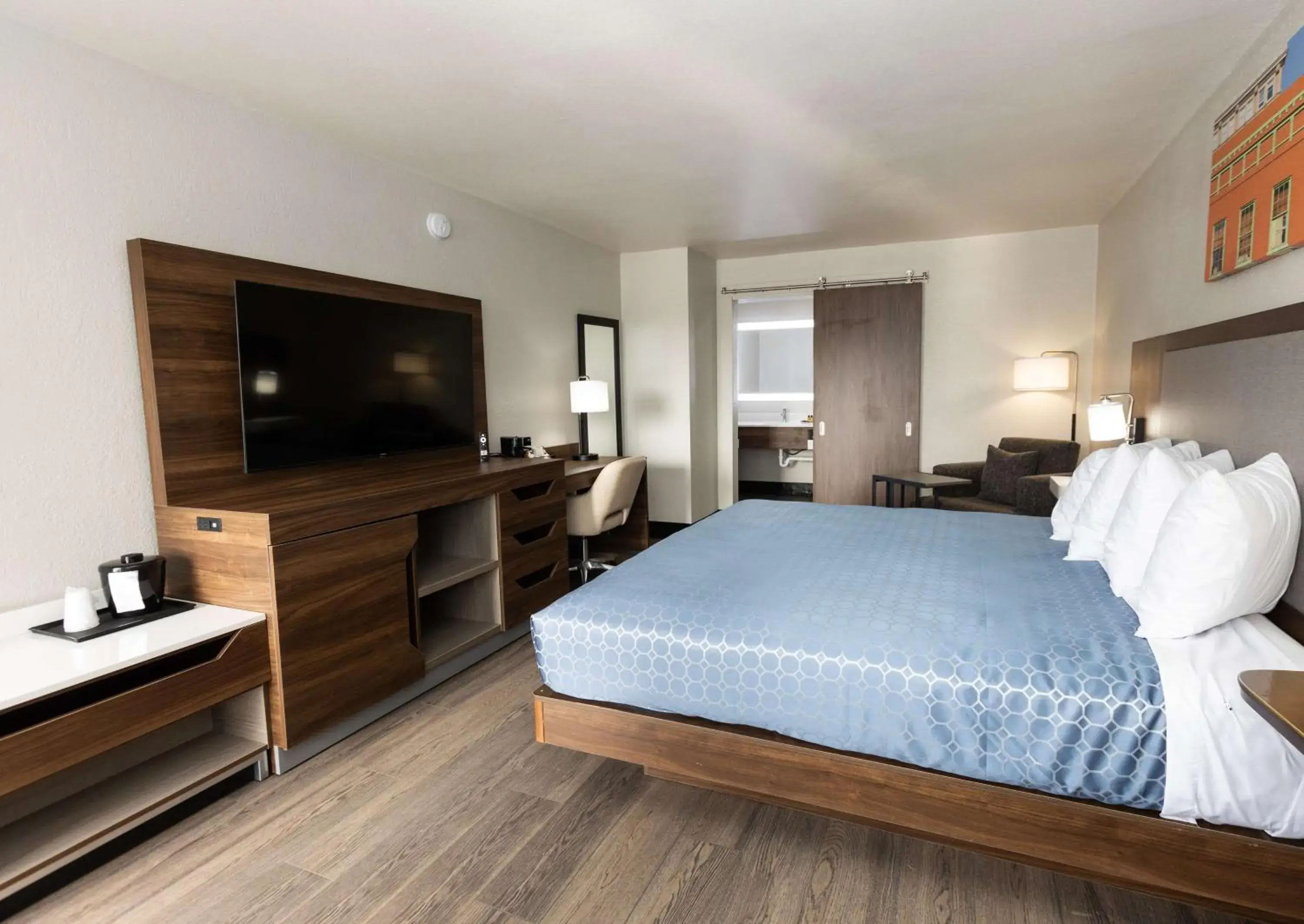 King Suite - Non-Smoking in Bhagat Hotels Stone Mountain Atlanta BW Signature Collection King Suite - Non-Smoking in Bhagat Hotels Stone Mountain Atlanta BW Signature Collection