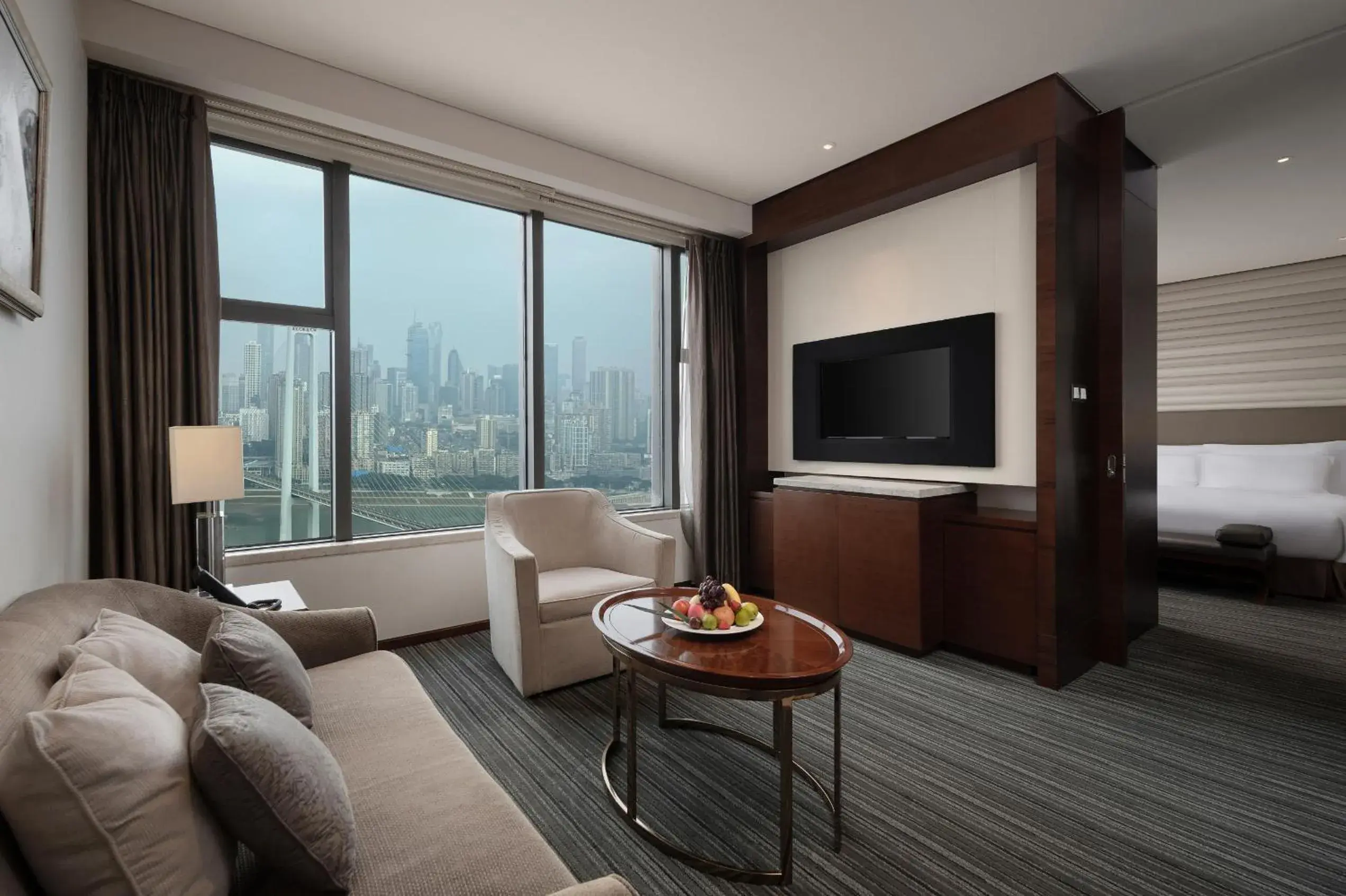 Executive Suite with Yangtze River View in Radisson Blu Plaza Chongqing - Free one cup of smoky the gelnlivet during stay Executive Suite with Yangtze River View in Radisson Blu Plaza Chongqing - Free one cup of smoky the gelnlivet during stay