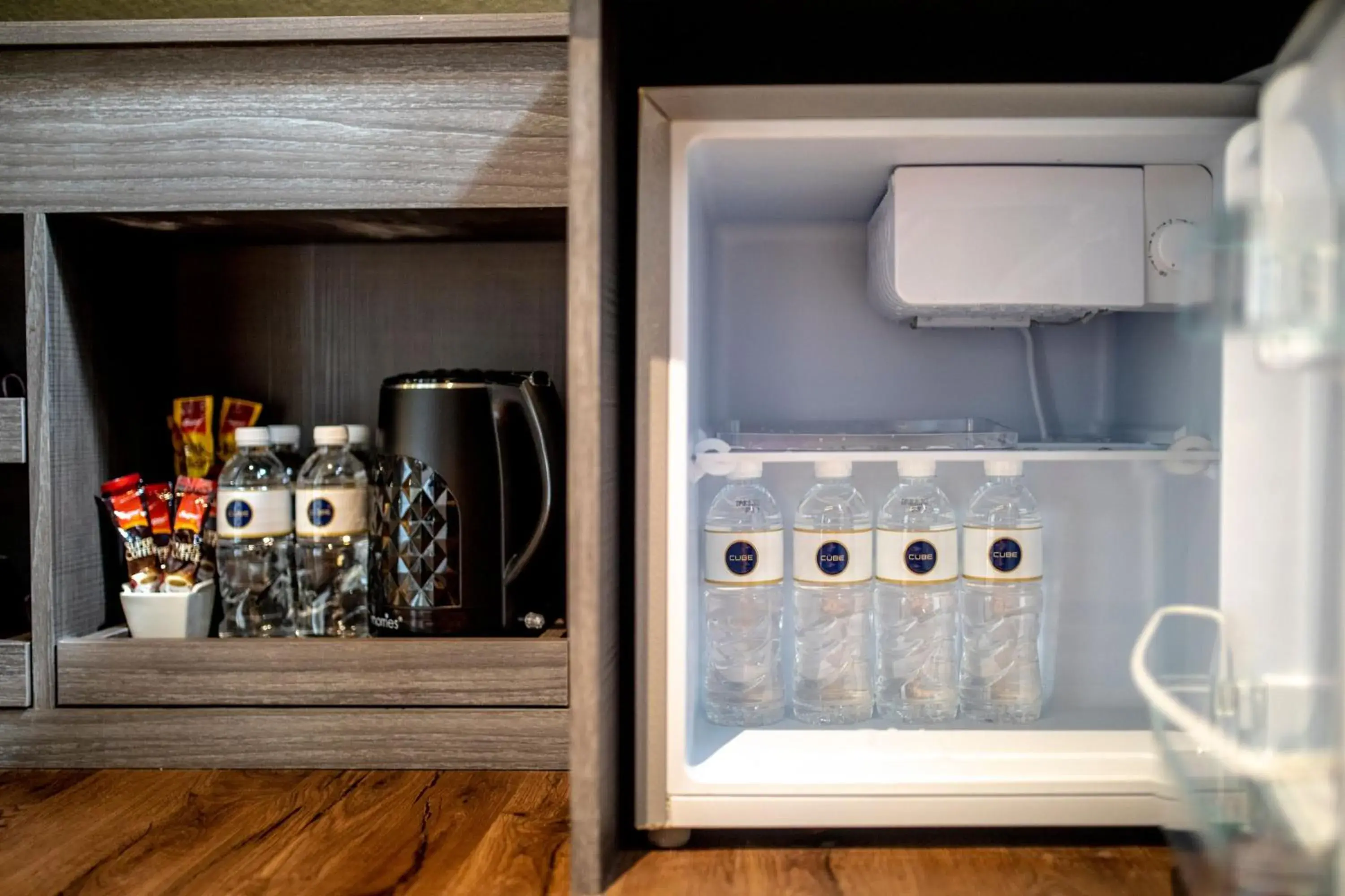 Deluxe Quadruple Room with Two Queen Beds in CUBE Family Boutique Capsule Hotel at Chinatown Deluxe Quadruple Room with Two Queen Beds in CUBE Family Boutique Capsule Hotel at Chinatown