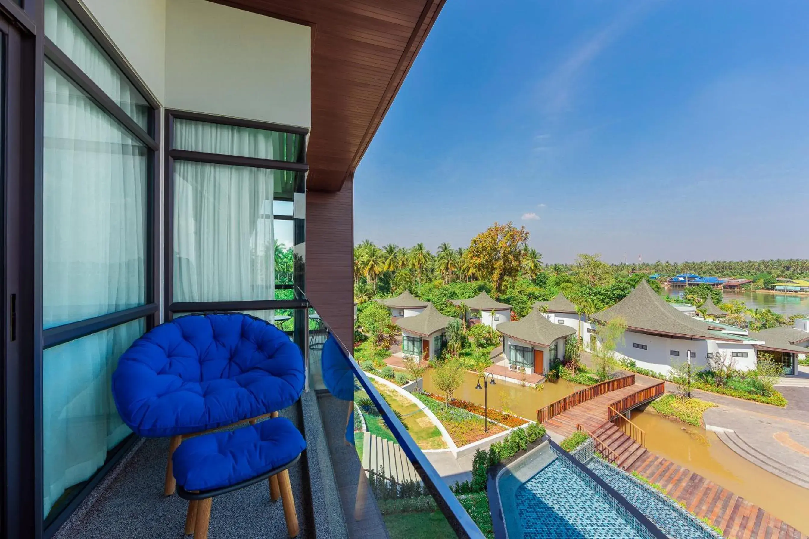 Two-Bedroom Suite with River View in Na Tree Tara Riverside Resort Amphawa Damnoensaduak Two-Bedroom Suite with River View in Na Tree Tara Riverside Resort Amphawa Damnoensaduak