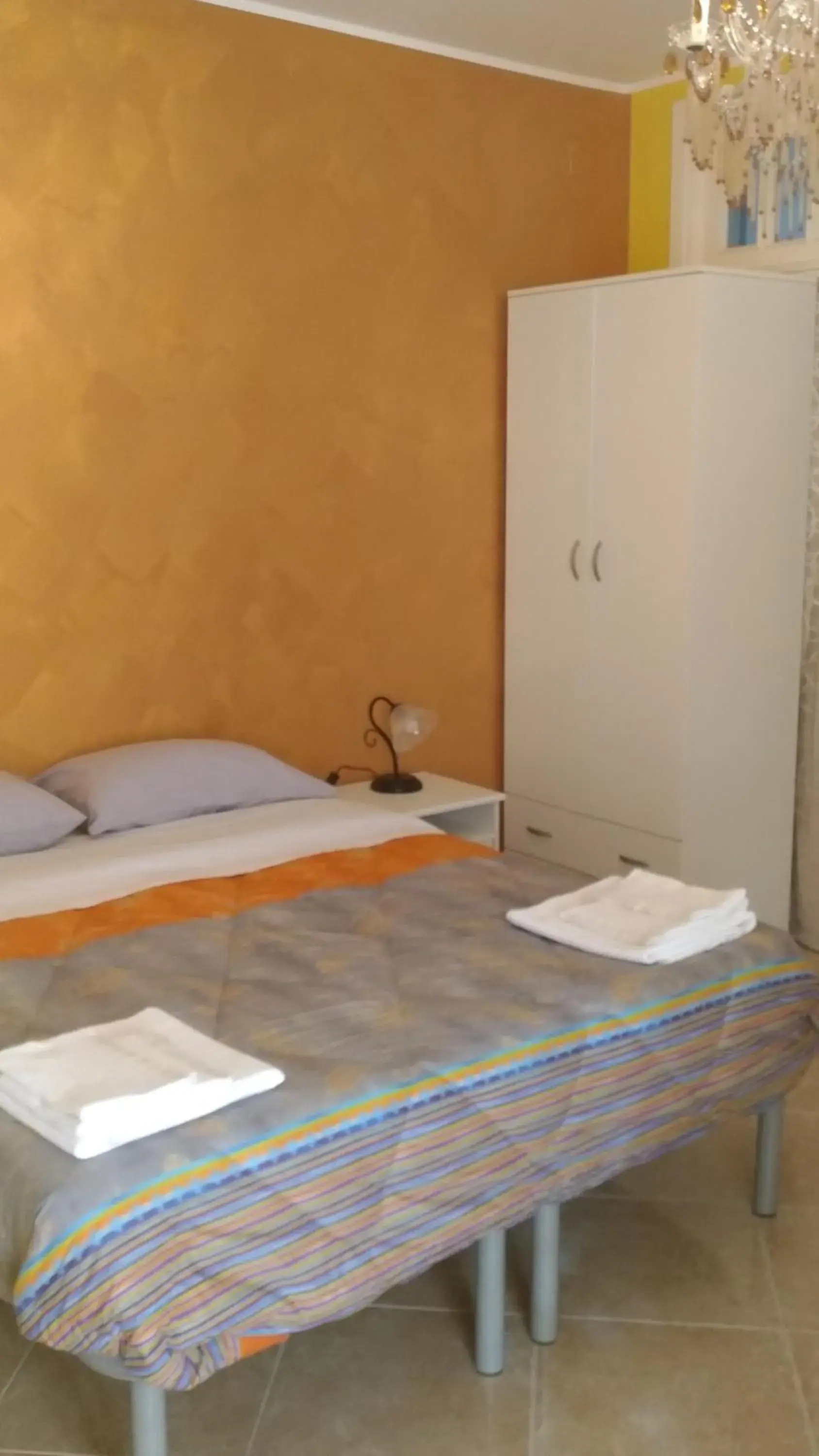 Double or Twin Room with Private Bathroom in B&B Il girasole - A casa di Ale Double or Twin Room with Private Bathroom in B&B Il girasole - A casa di Ale