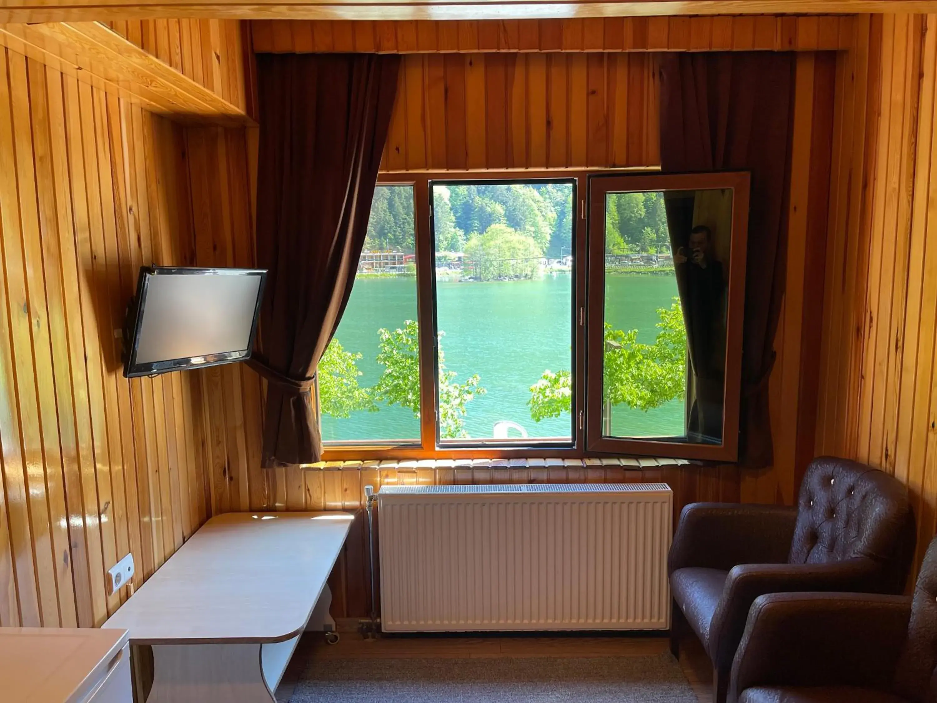 Super Room Lake View in Ozkan Otel Super Room Lake View in Ozkan Otel