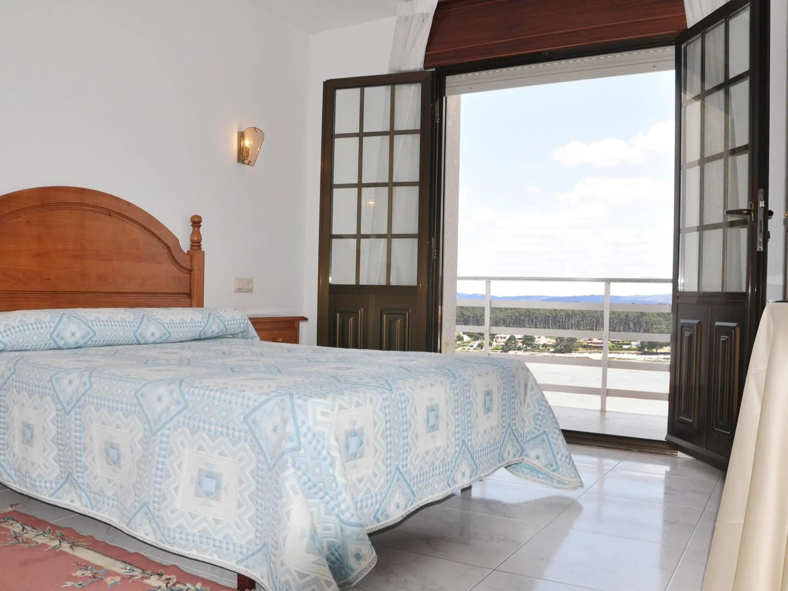Double Room with Sea View in Hostal Mourelos Double Room with Sea View in Hostal Mourelos