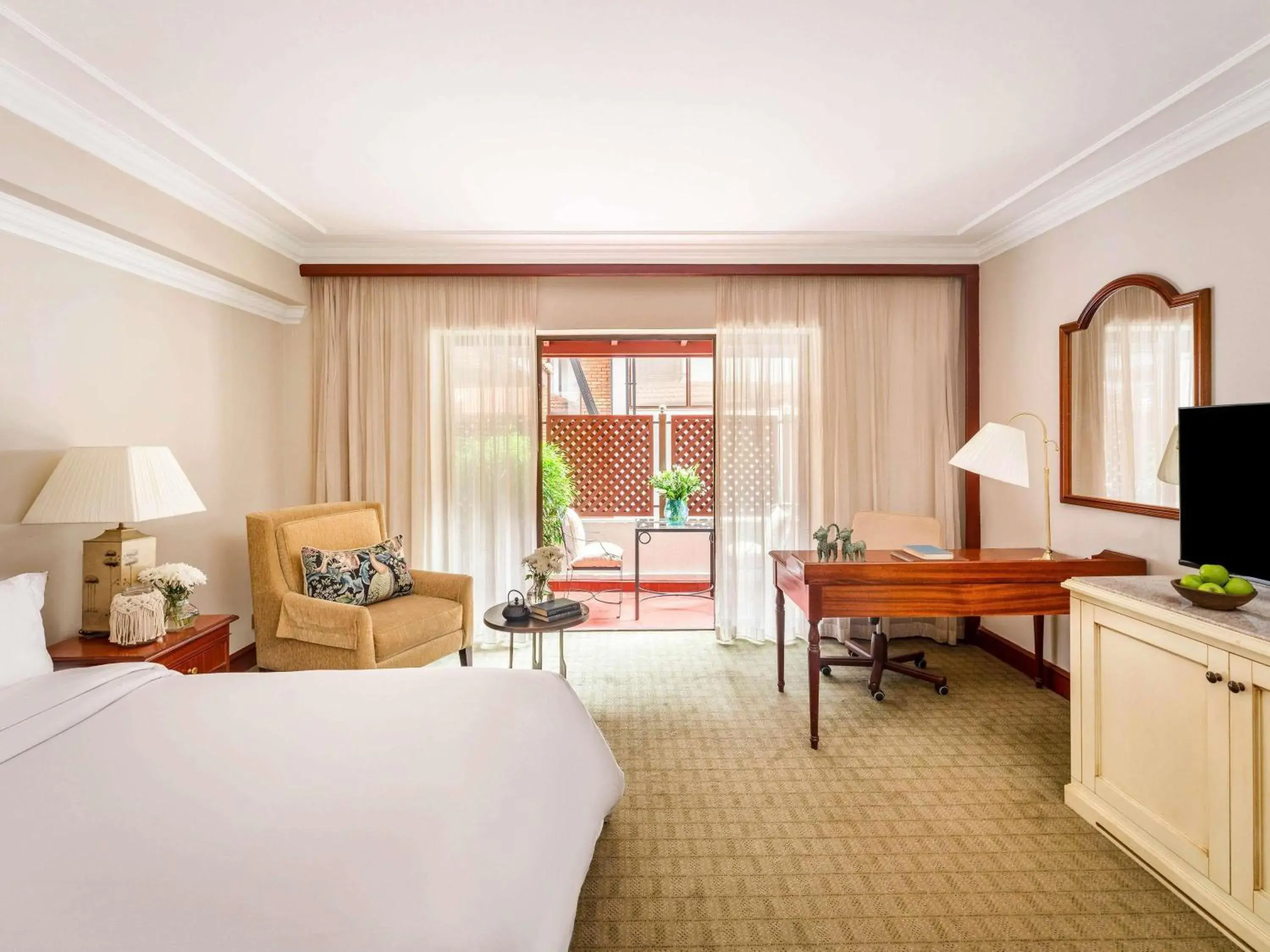 Deluxe Twin Room in Fairmont The Norfolk Deluxe Twin Room in Fairmont The Norfolk