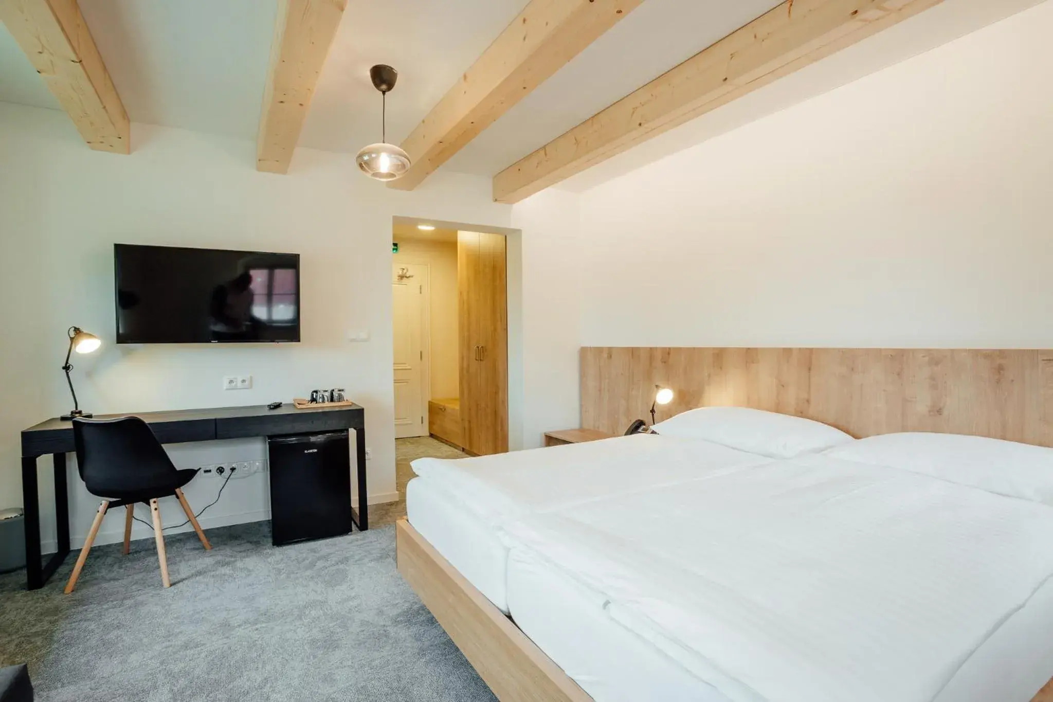 Business Double Room with Gym Access in Resla Residence I, II, & Wellness Business Double Room with Gym Access in Resla Residence I, II, & Wellness