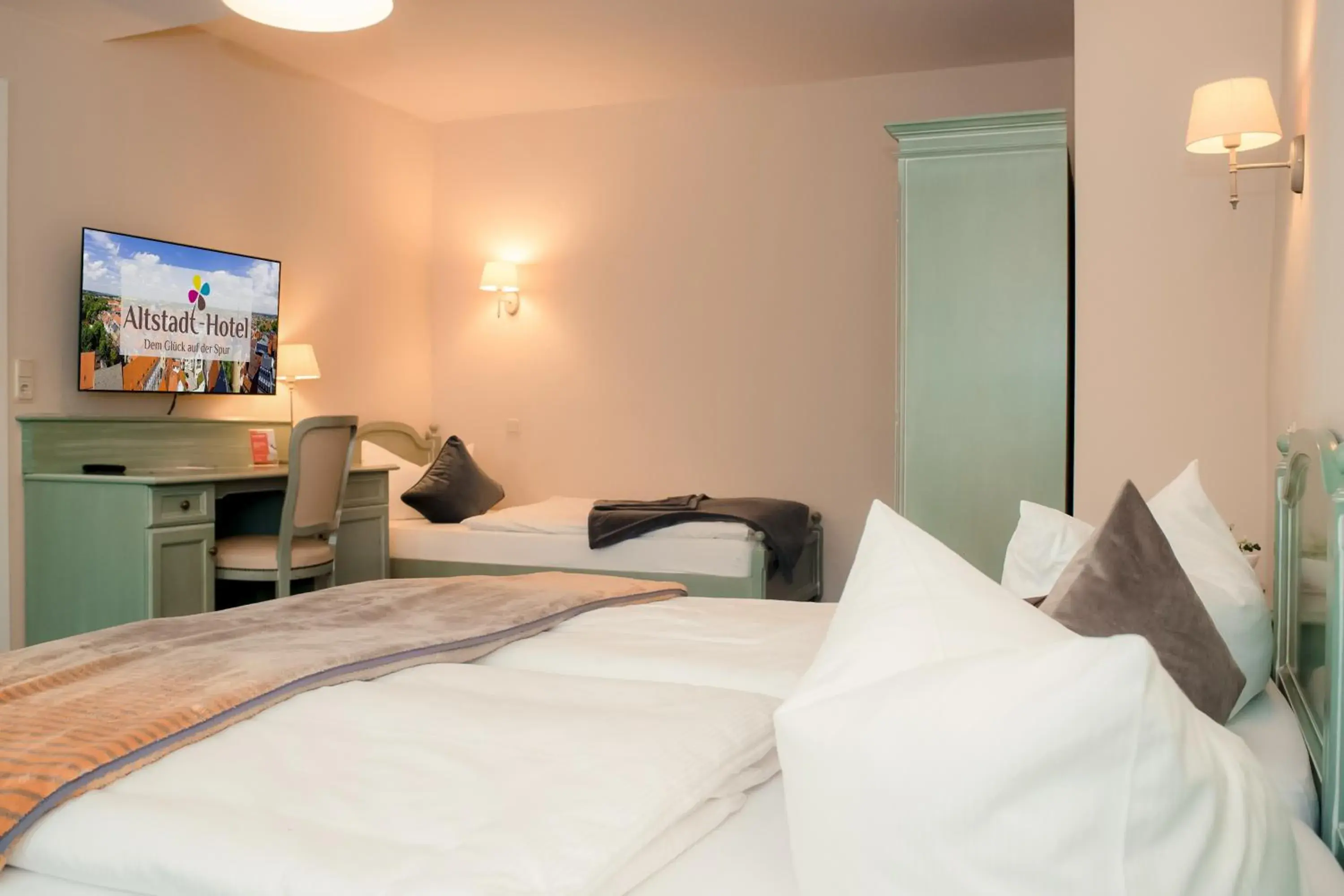 Triple Room - single occupancy in Altstadt-Hotel Triple Room - single occupancy in Altstadt-Hotel