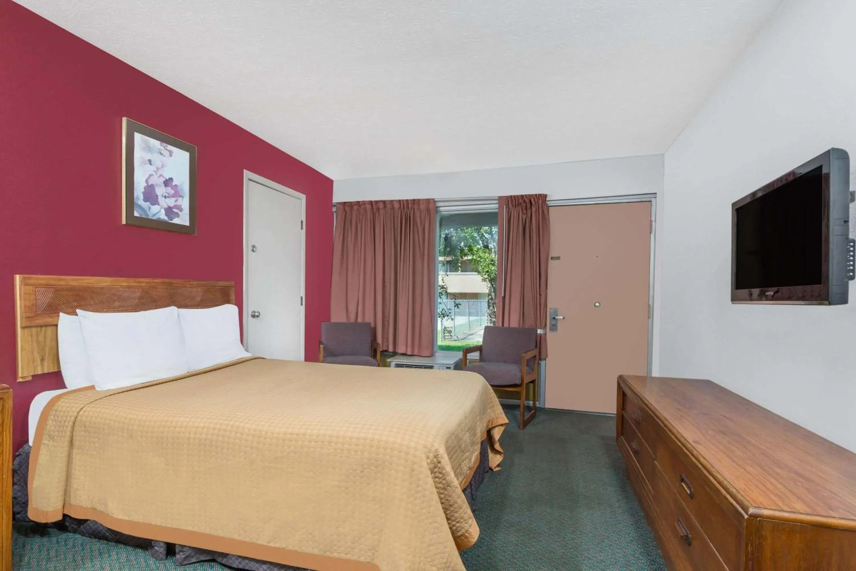 Double Room - Disability Access/Non-Smoking in Days Inn by Wyndham Mt. Sterling Double Room - Disability Access/Non-Smoking in Days Inn by Wyndham Mt. Sterling