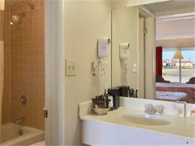 King Room - Non-Smoking in Days Inn by Wyndham Mt. Sterling King Room - Non-Smoking in Days Inn by Wyndham Mt. Sterling