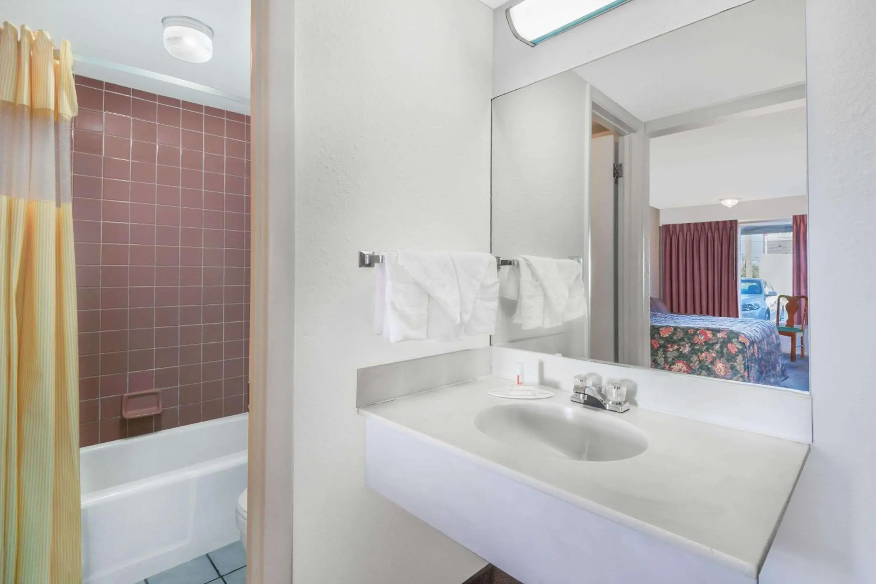 Double Room with Two Double Beds - Smoking in Days Inn by Wyndham Mt. Sterling Double Room with Two Double Beds - Smoking in Days Inn by Wyndham Mt. Sterling