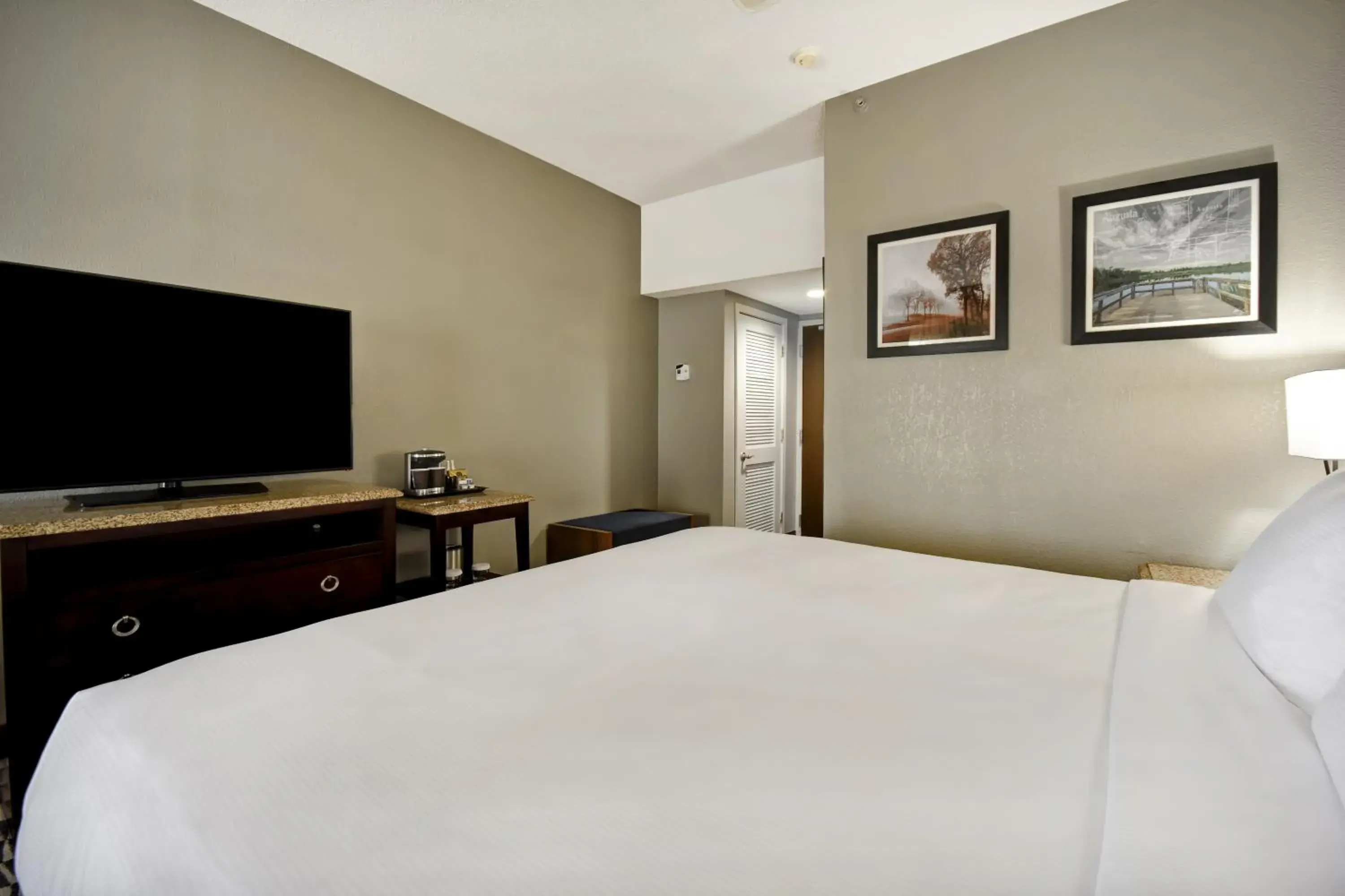 King Room with King Bed - Non-Smoking in DoubleTree by Hilton Augusta King Room with King Bed - Non-Smoking in DoubleTree by Hilton Augusta