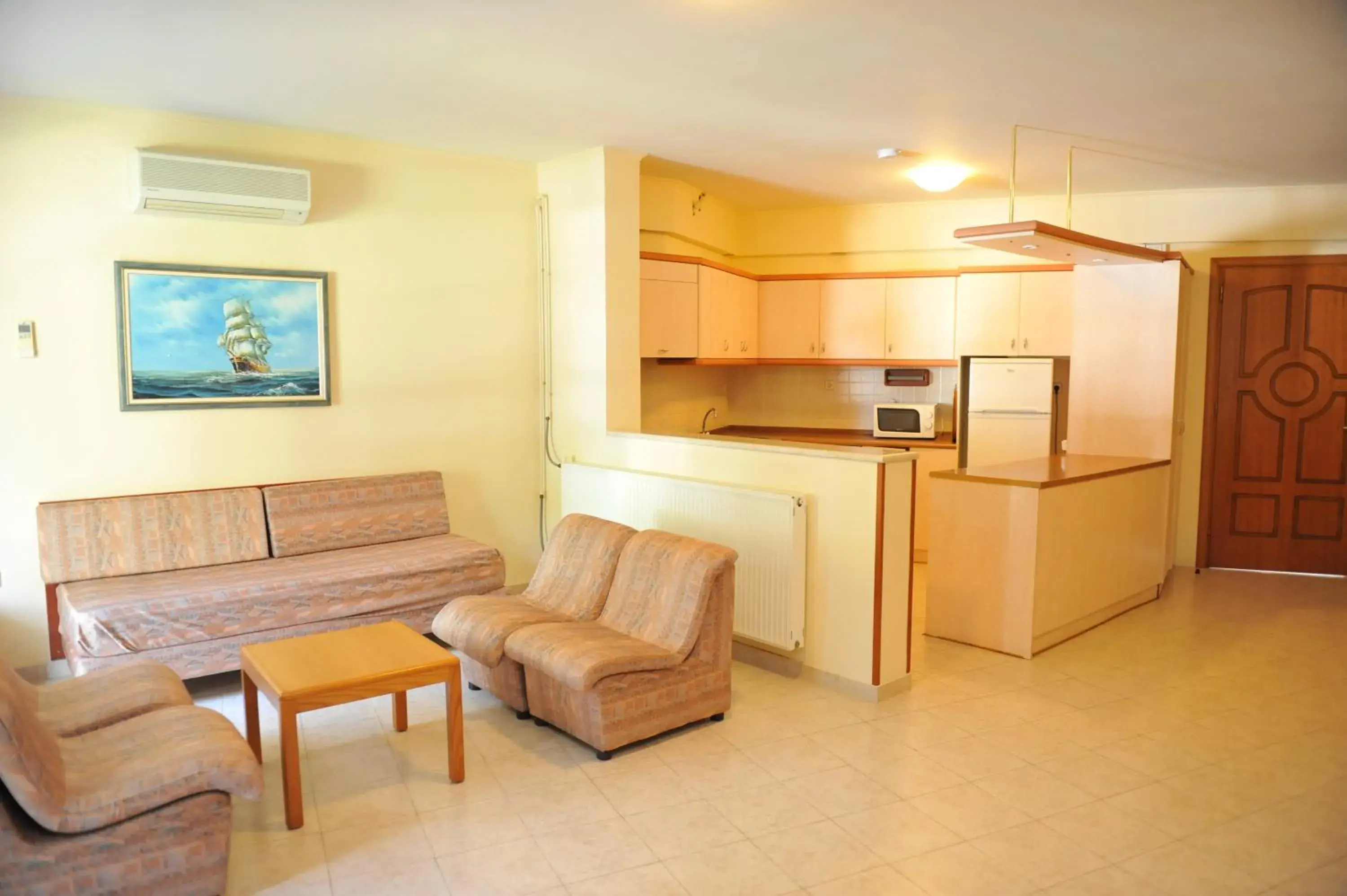 Two-Bedroom Apartment in Niki Hotel Apartments Two-Bedroom Apartment in Niki Hotel Apartments